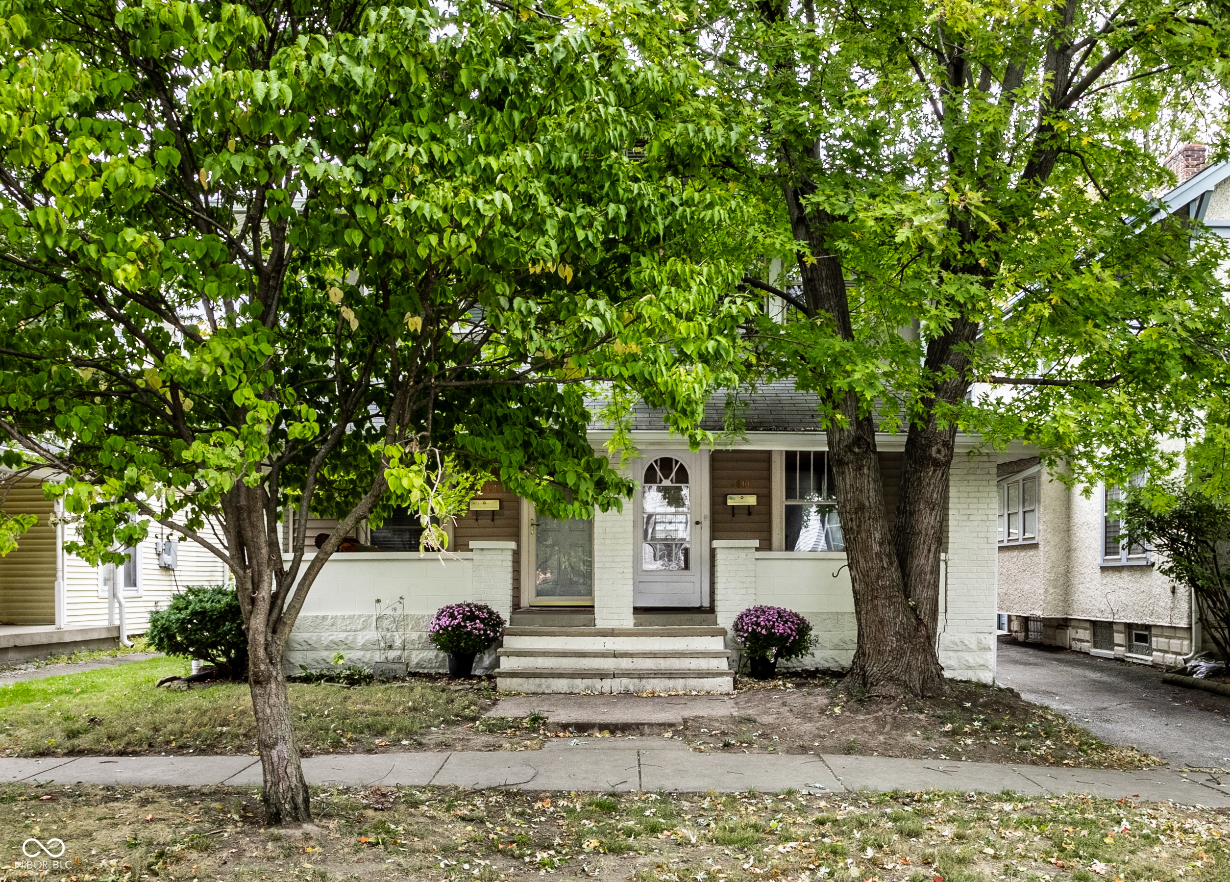 5604-5606 E Michigan Street