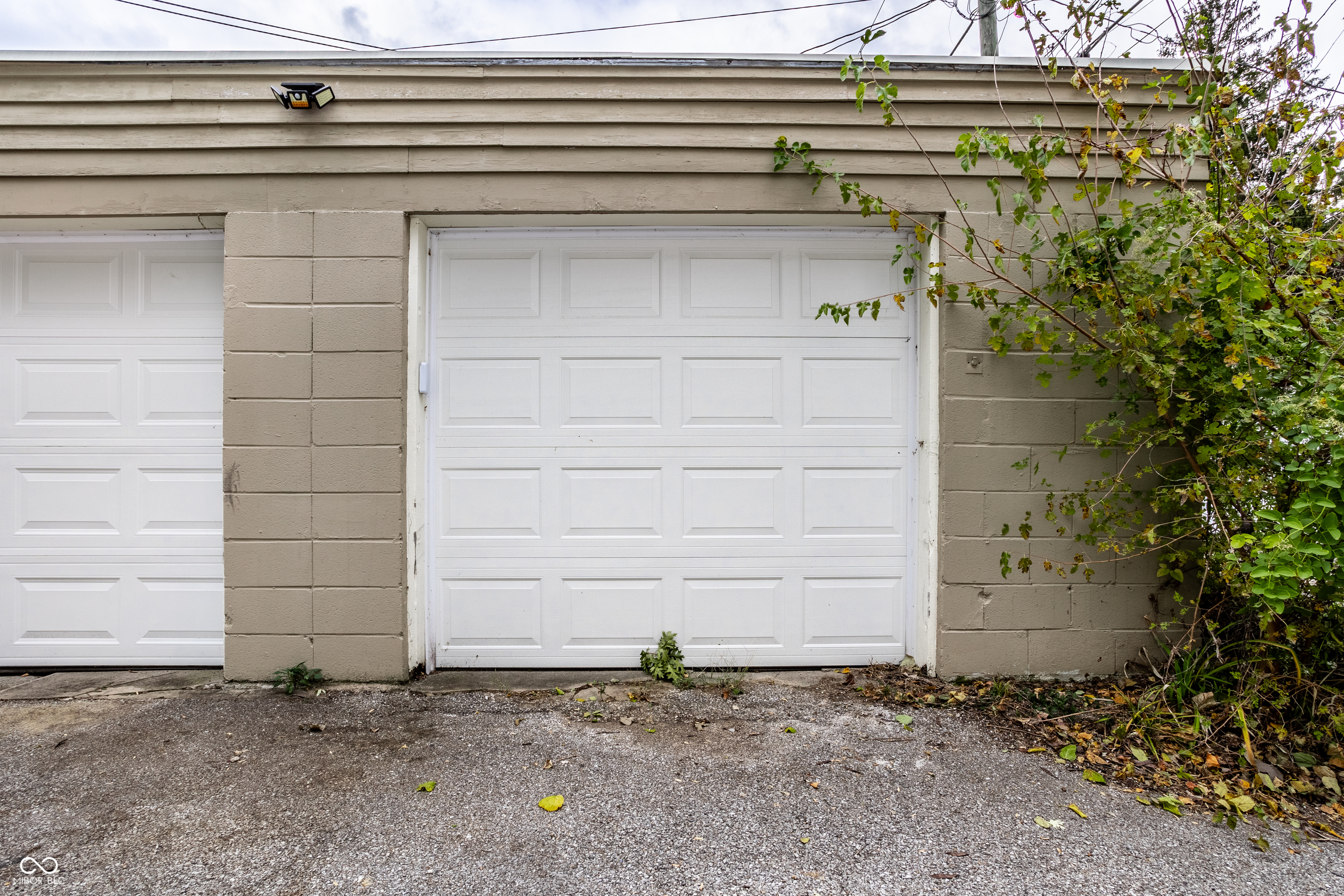 5604-5606 E Michigan Street