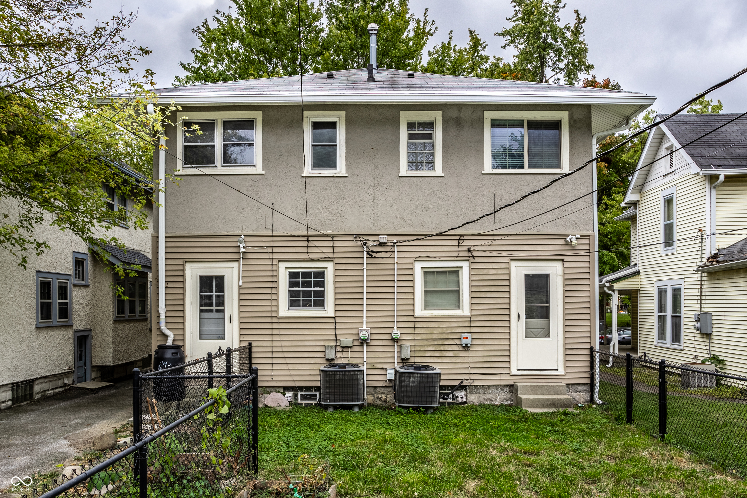 5604-5606 E Michigan Street
