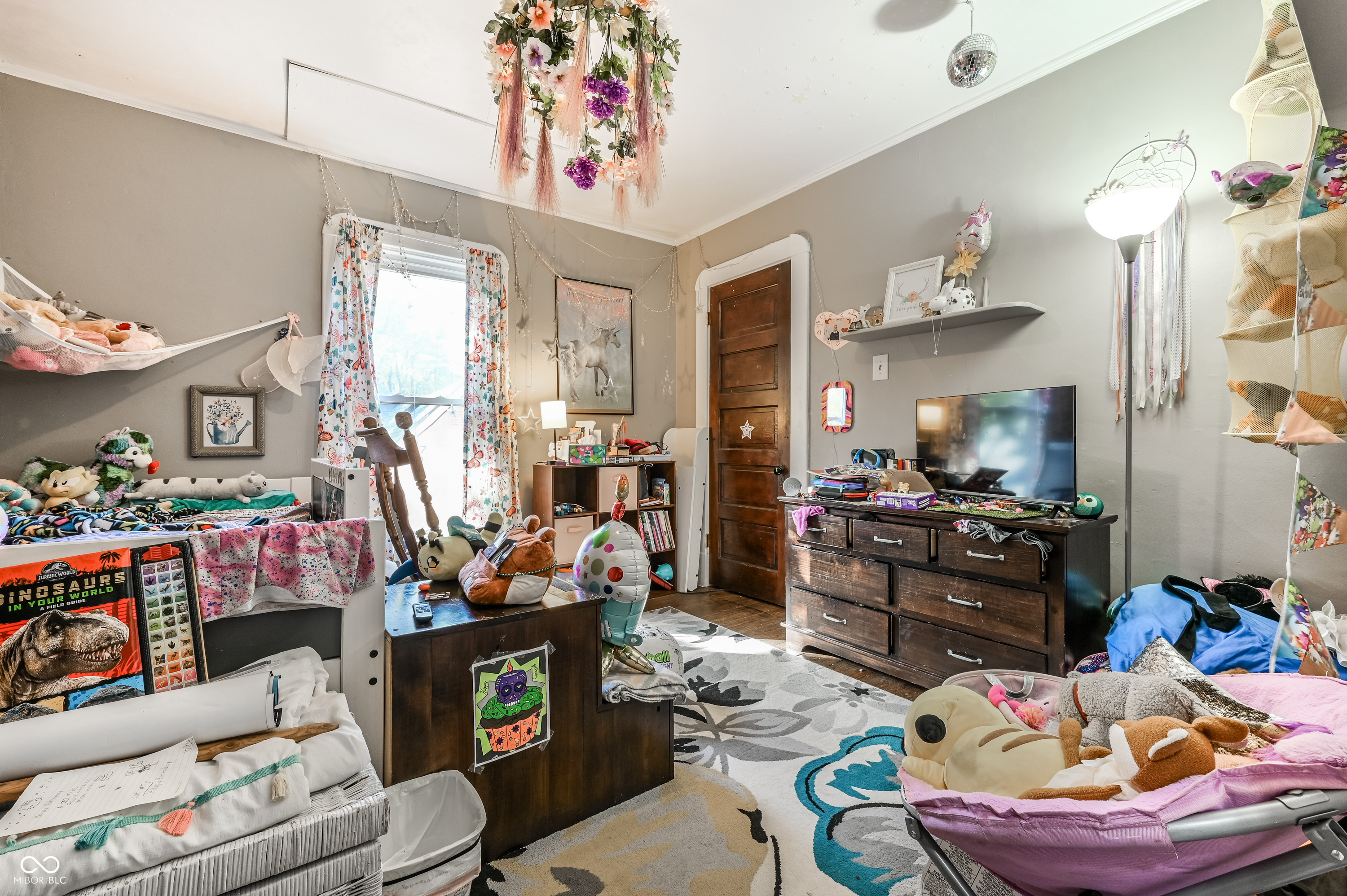 269-271 E Burgess Avenue