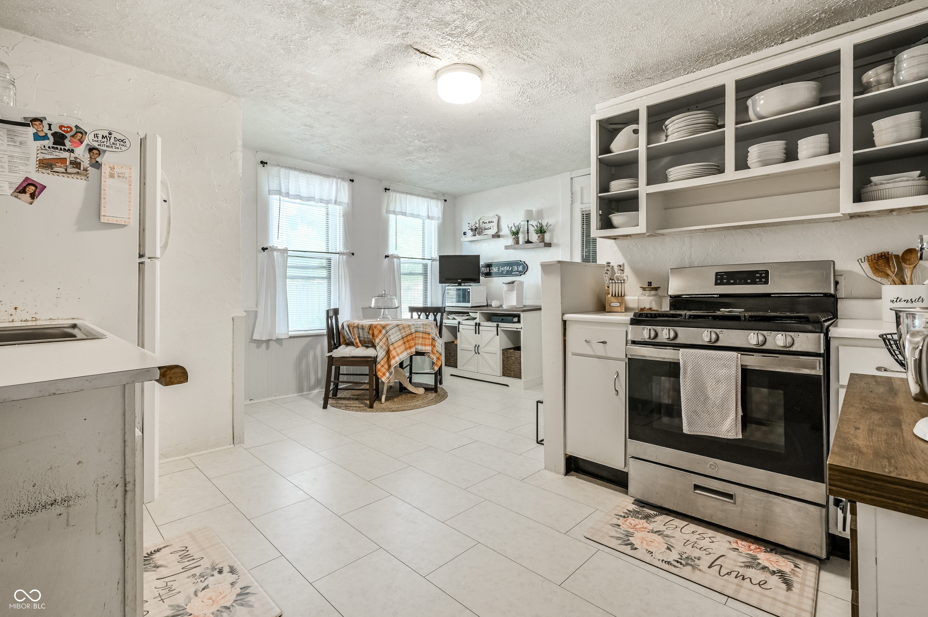 269-271 E Burgess Avenue