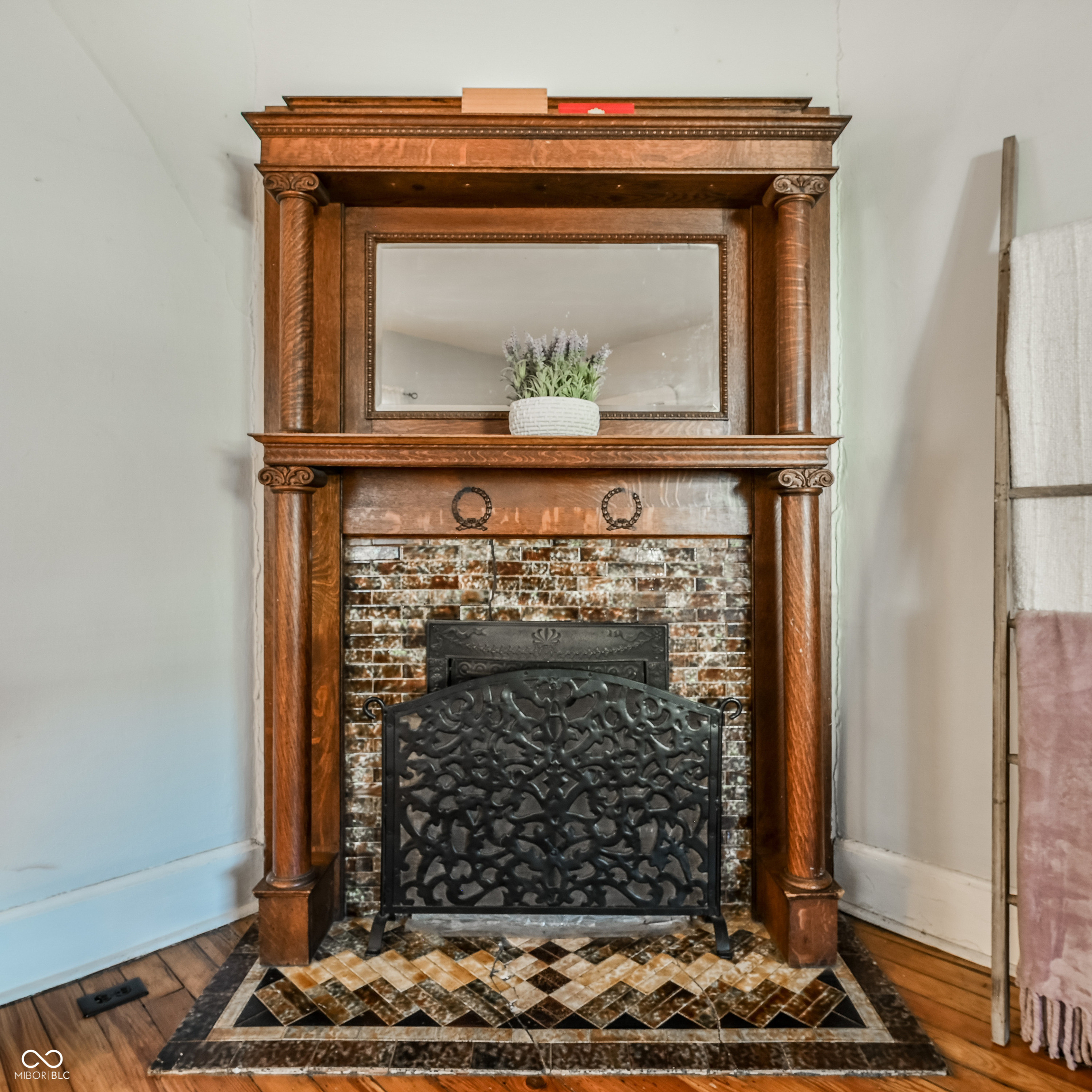 269-271 E Burgess Avenue