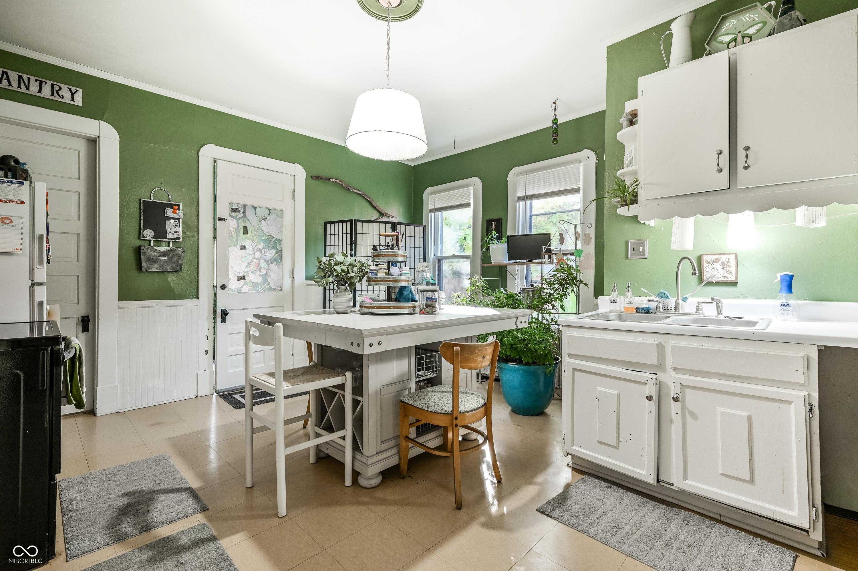 269-271 E Burgess Avenue