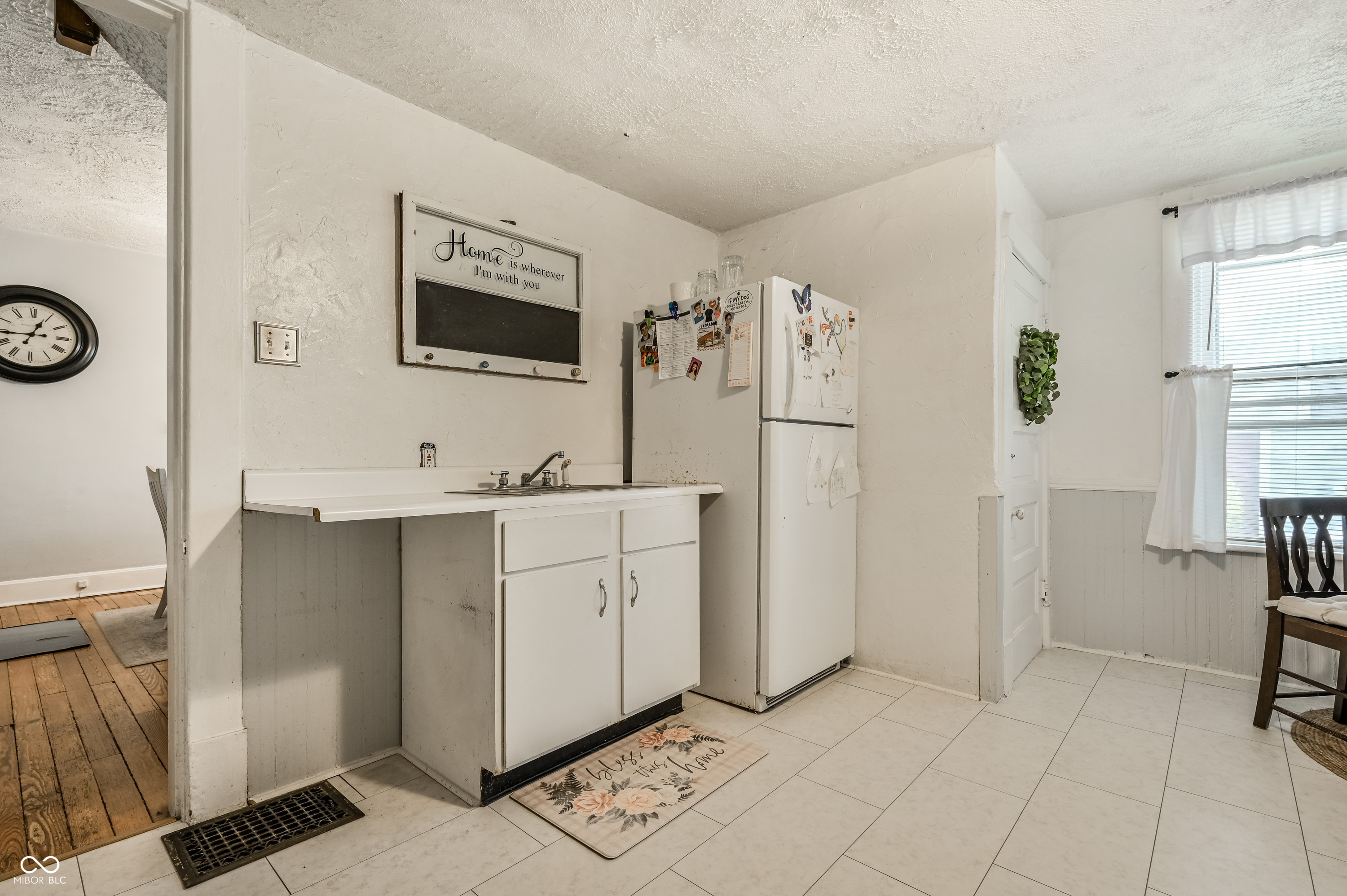 269-271 E Burgess Avenue