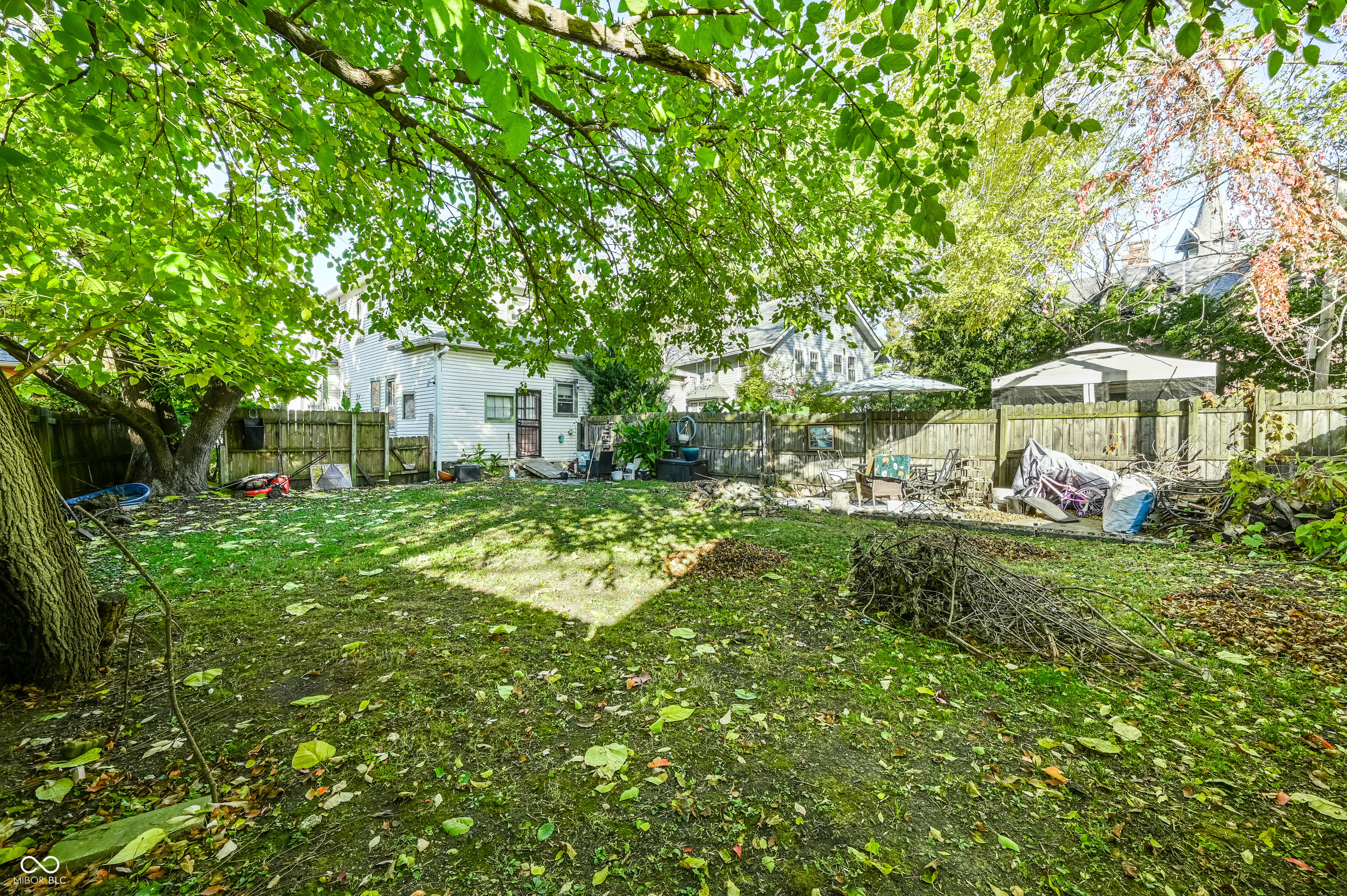 269-271 E Burgess Avenue