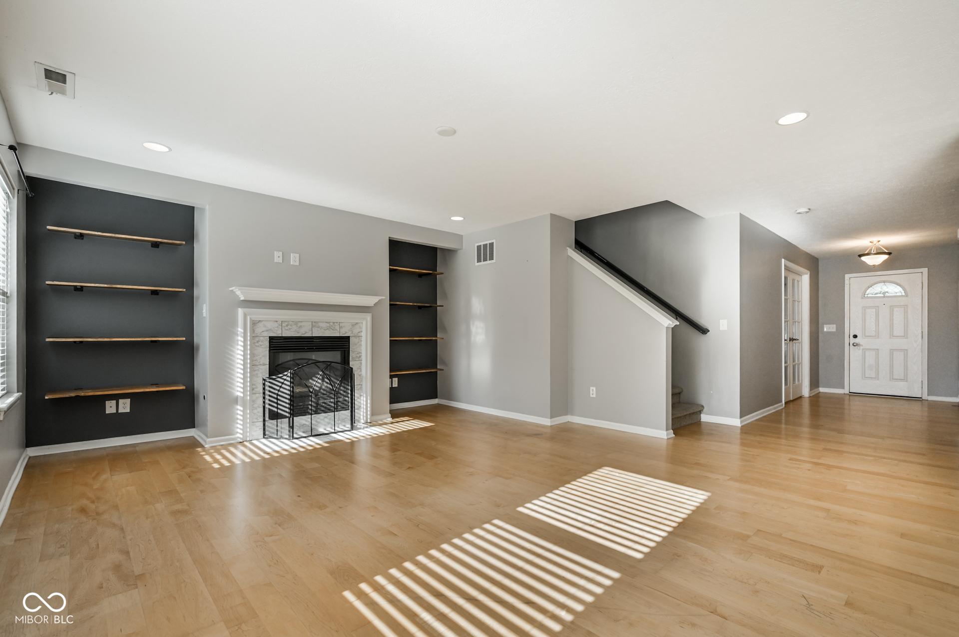 8189 Admirals Landing Place