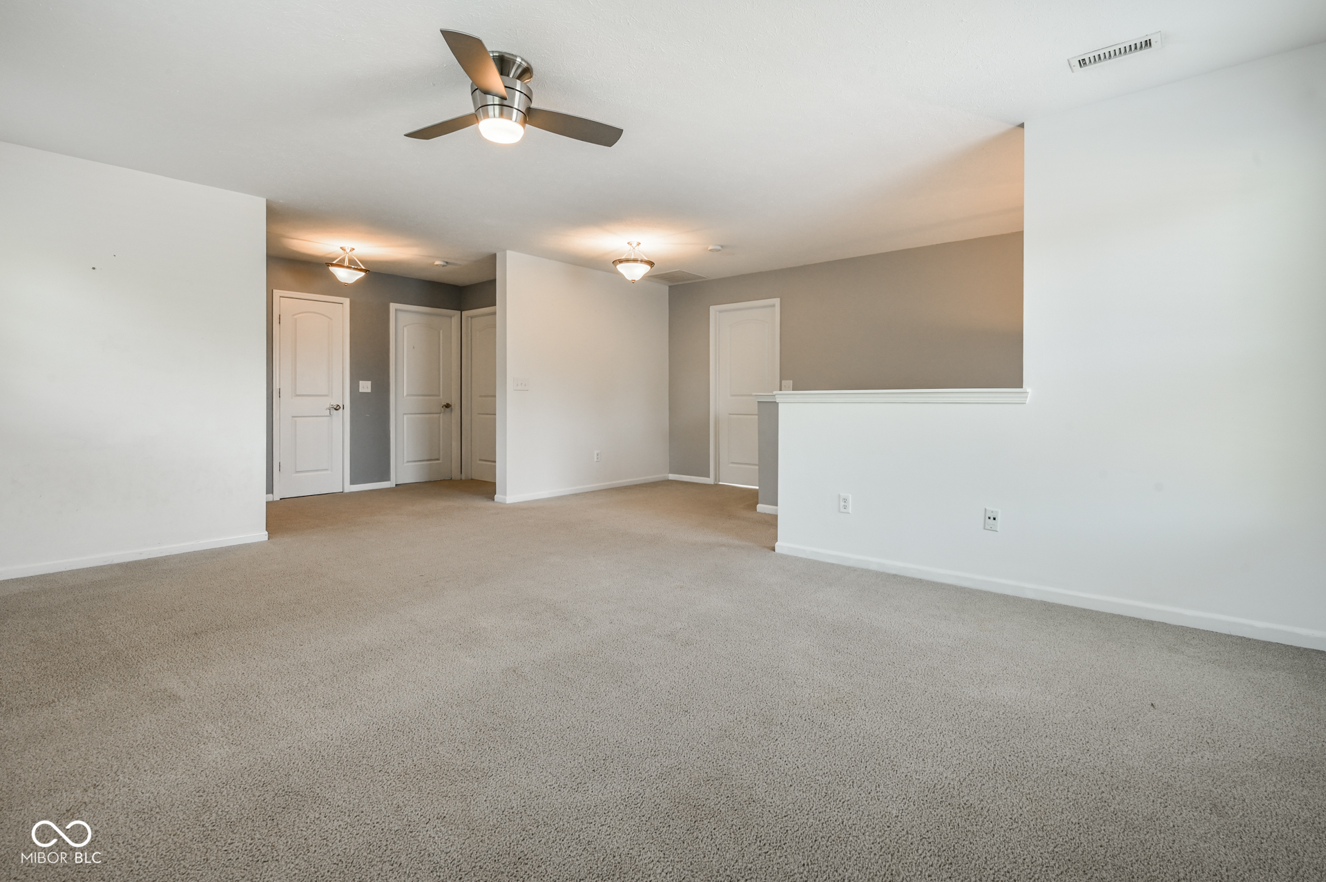 8189 Admirals Landing Place