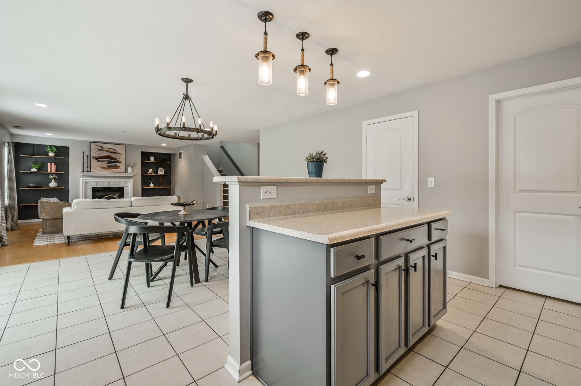 8189 Admirals Landing Place