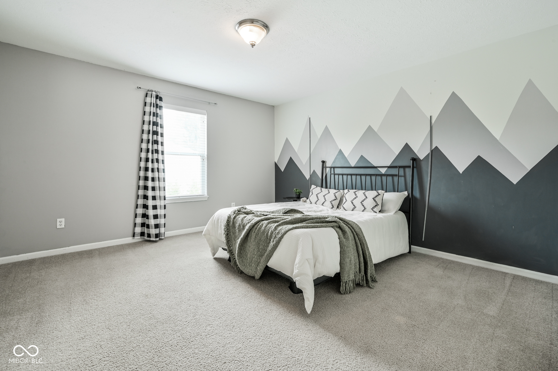 8189 Admirals Landing Place