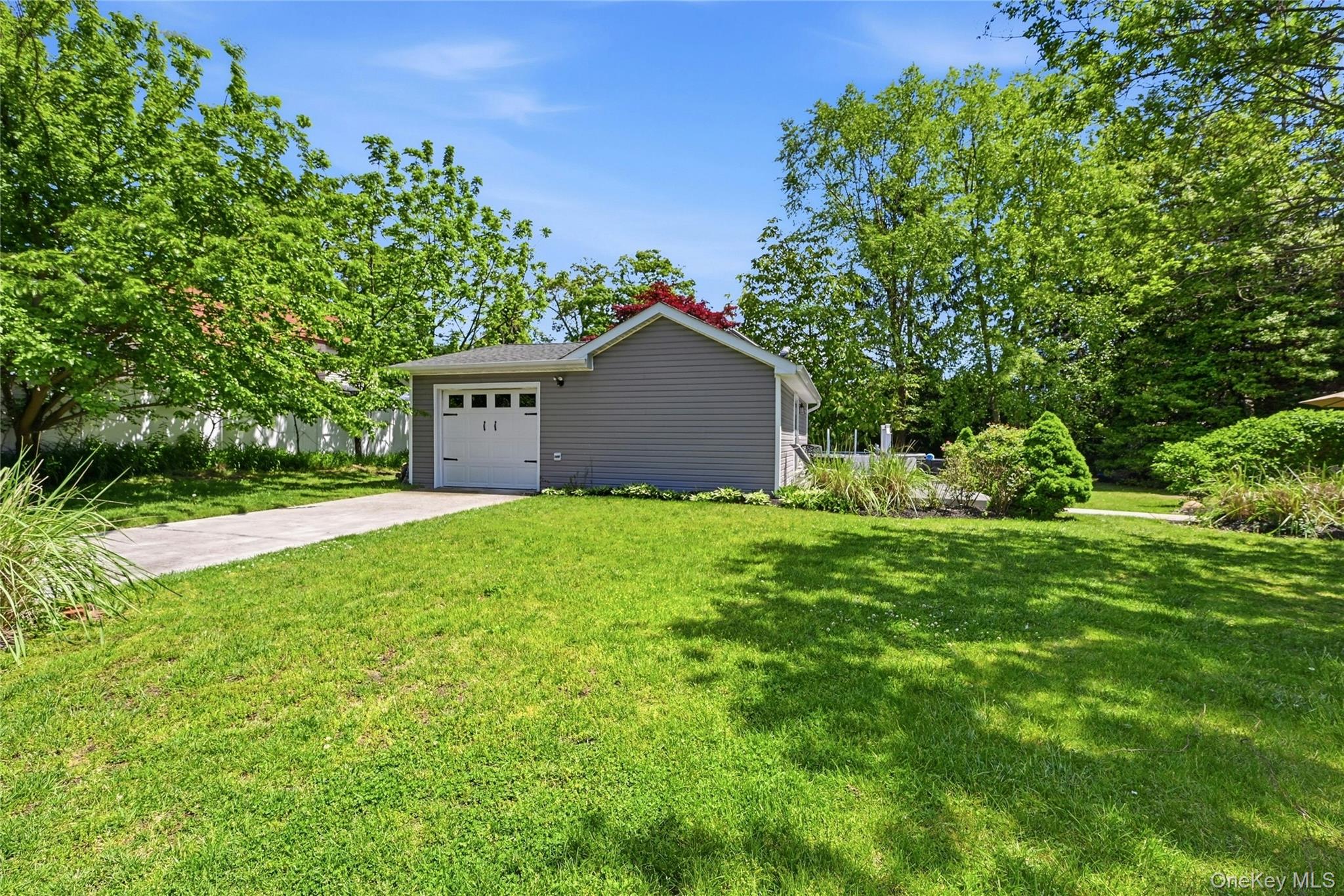 17 Pauchogue Avenue