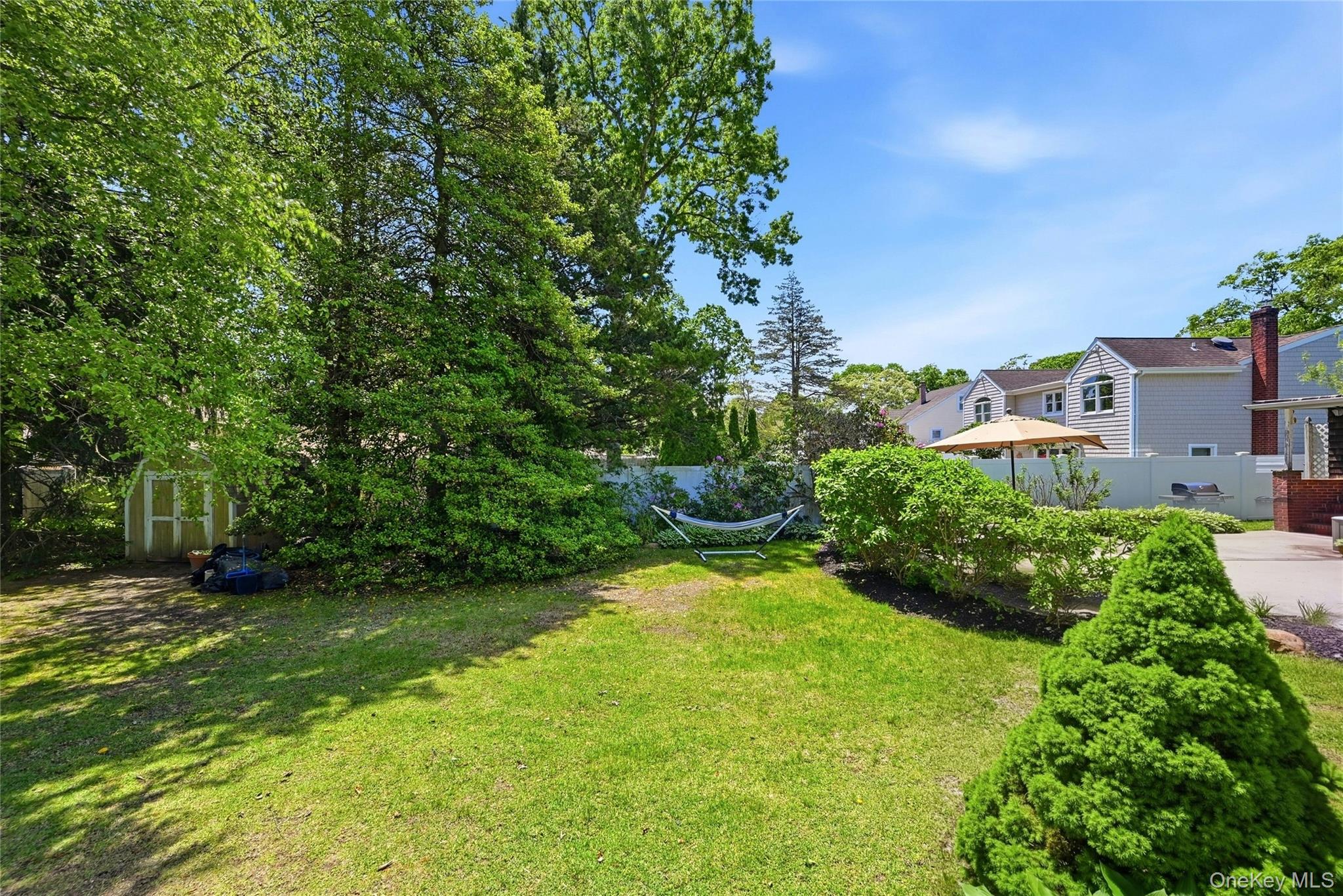 17 Pauchogue Avenue