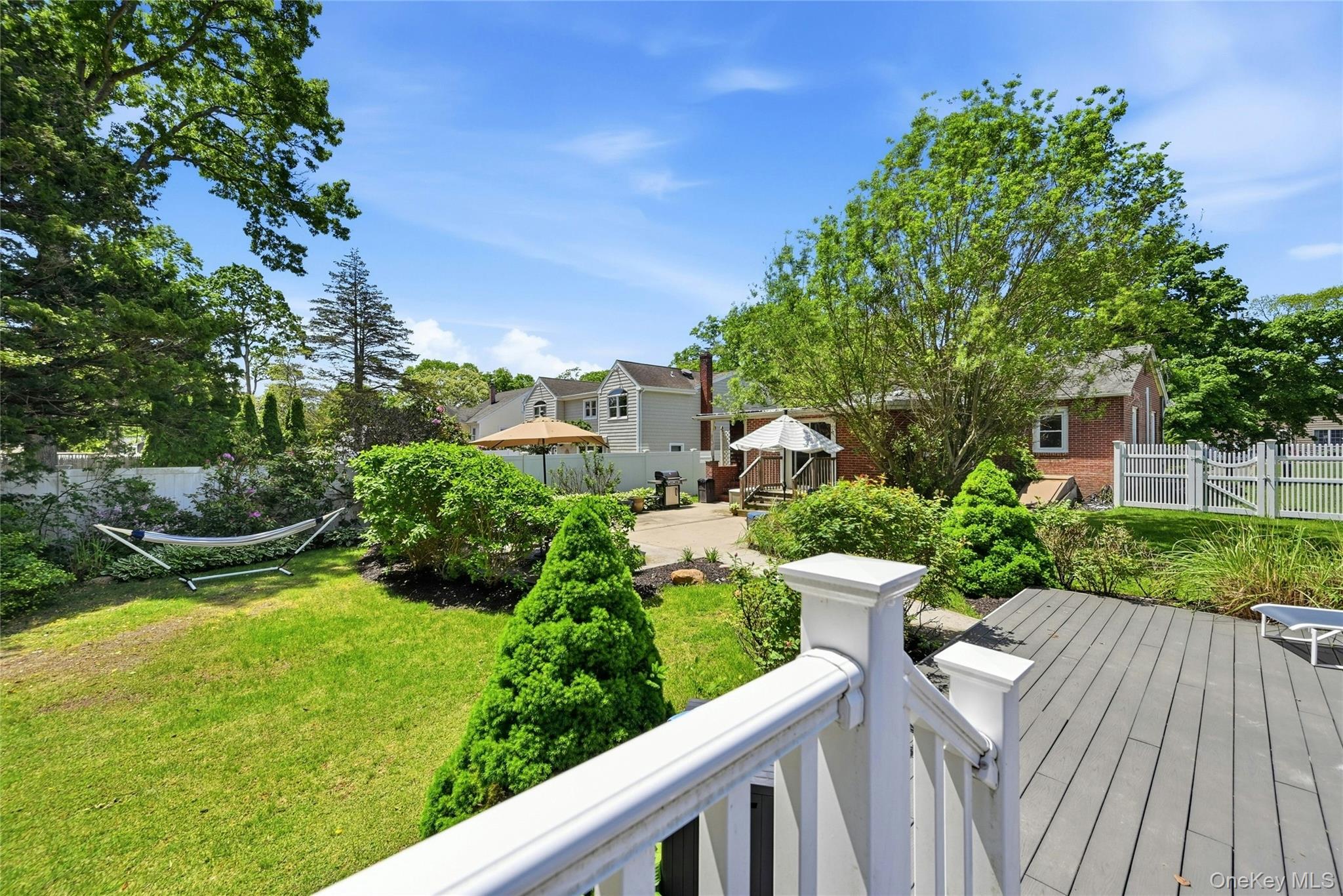 17 Pauchogue Avenue