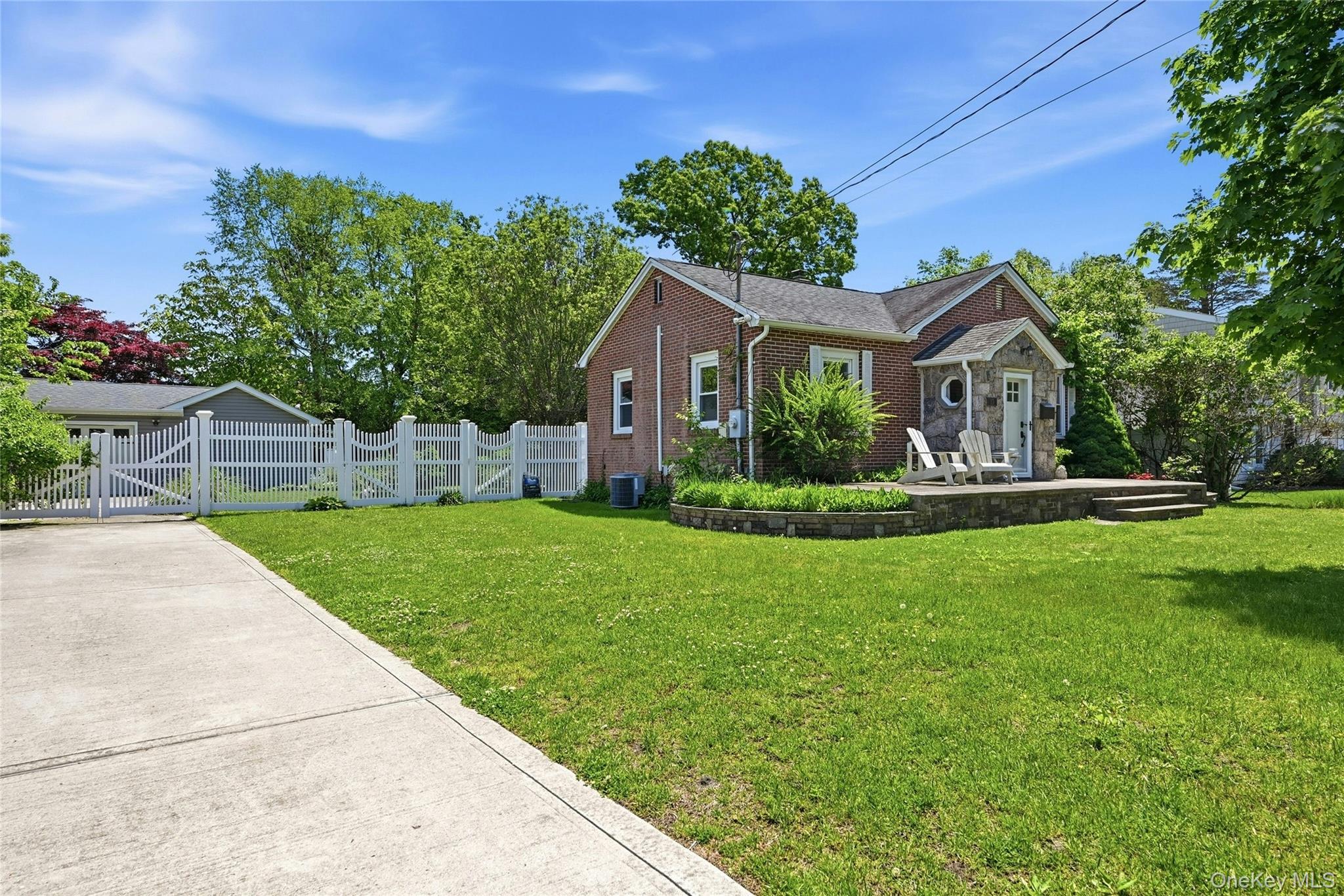 17 Pauchogue Avenue