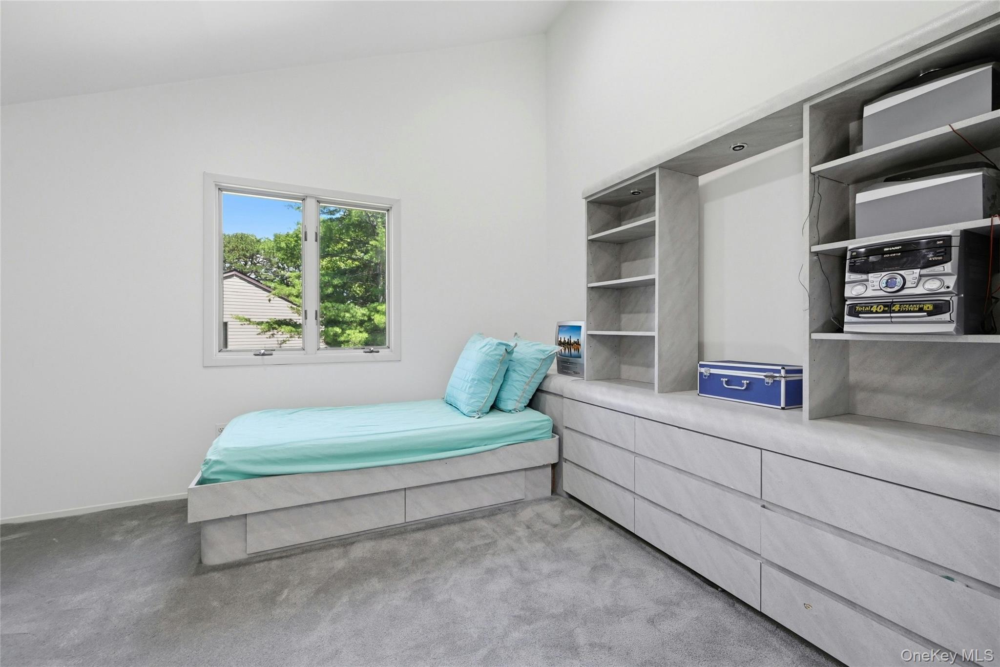 4 Laurelwood Court