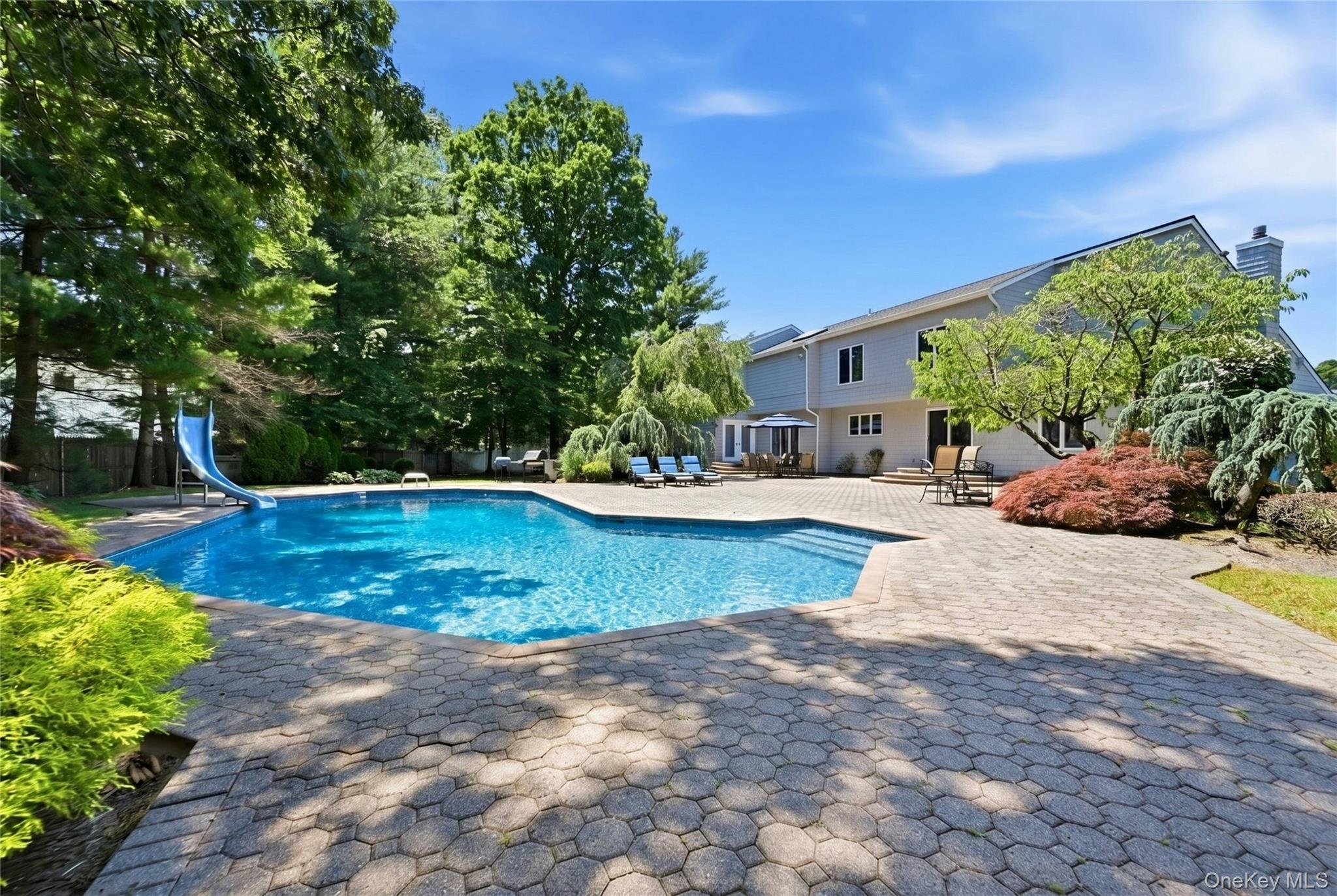 4 Laurelwood Court