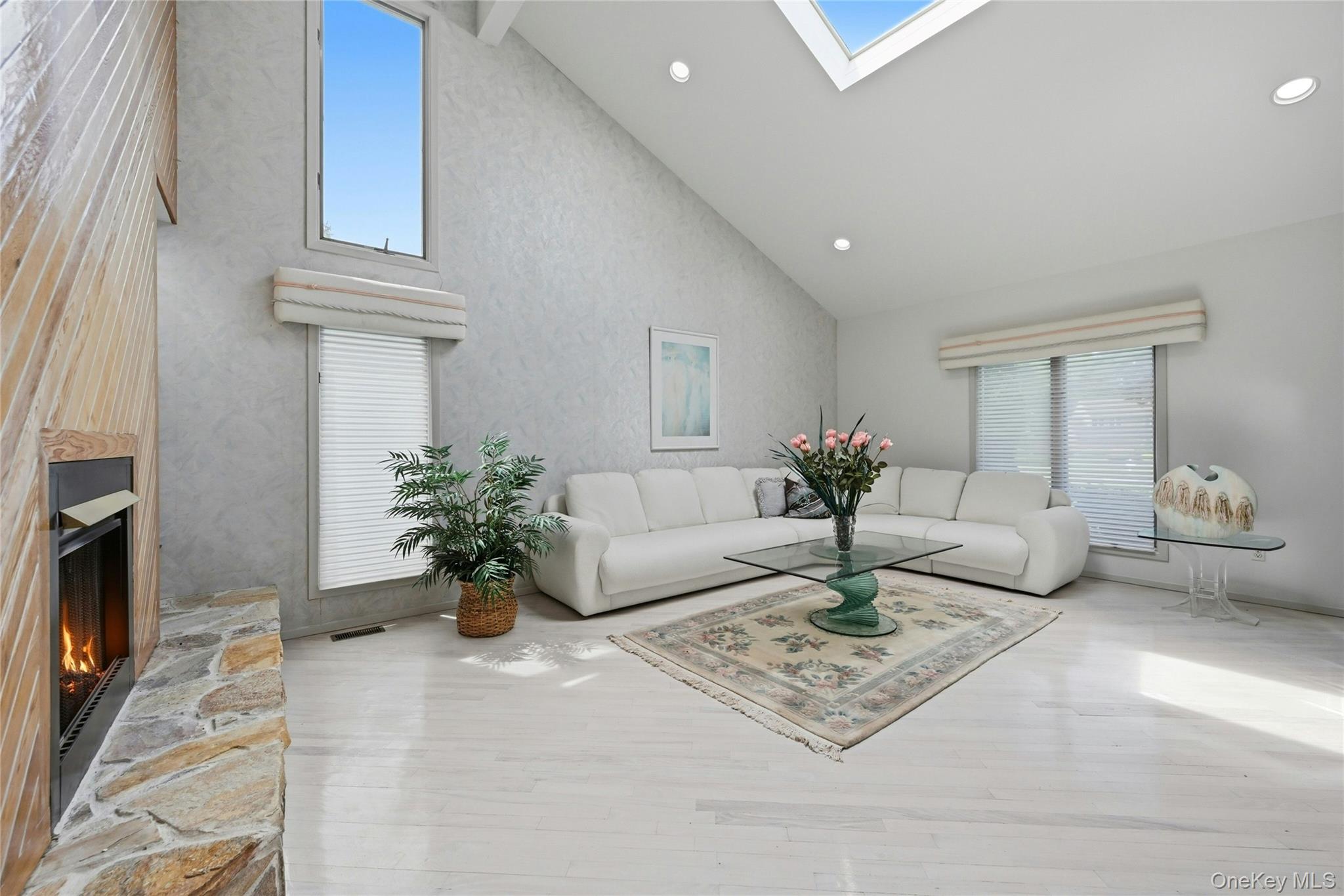 4 Laurelwood Court