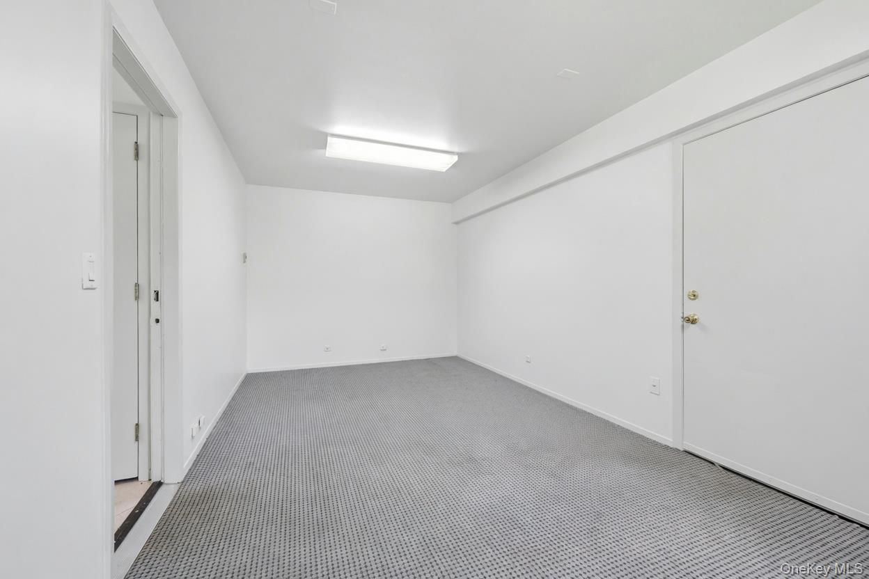 4 Laurelwood Court