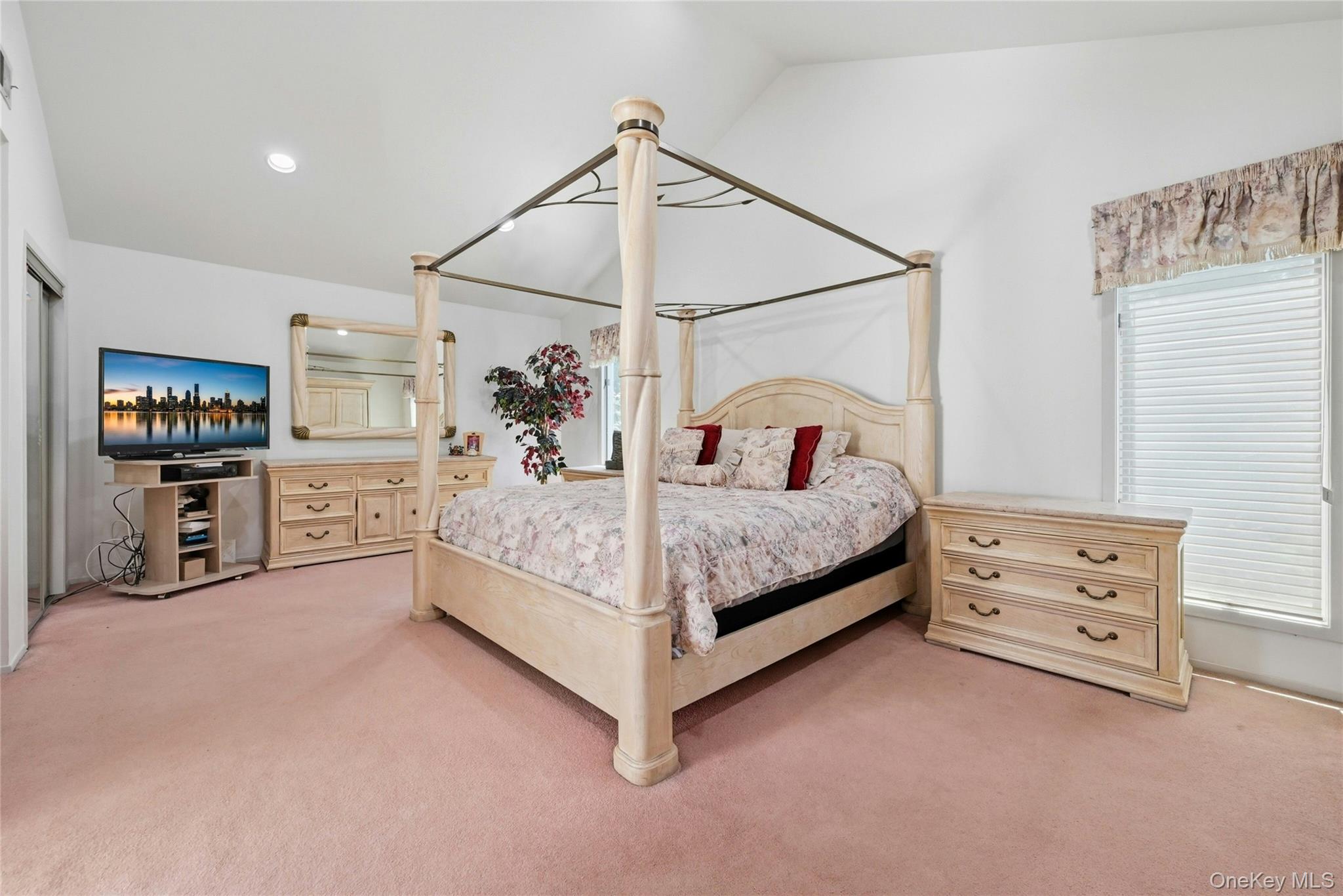 4 Laurelwood Court