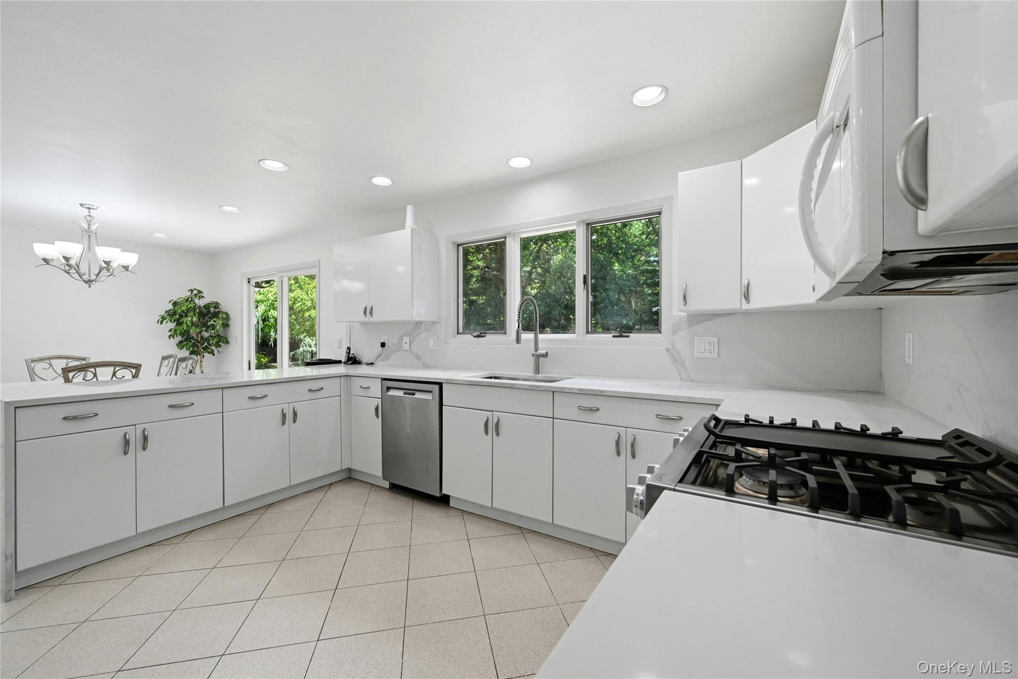 4 Laurelwood Court