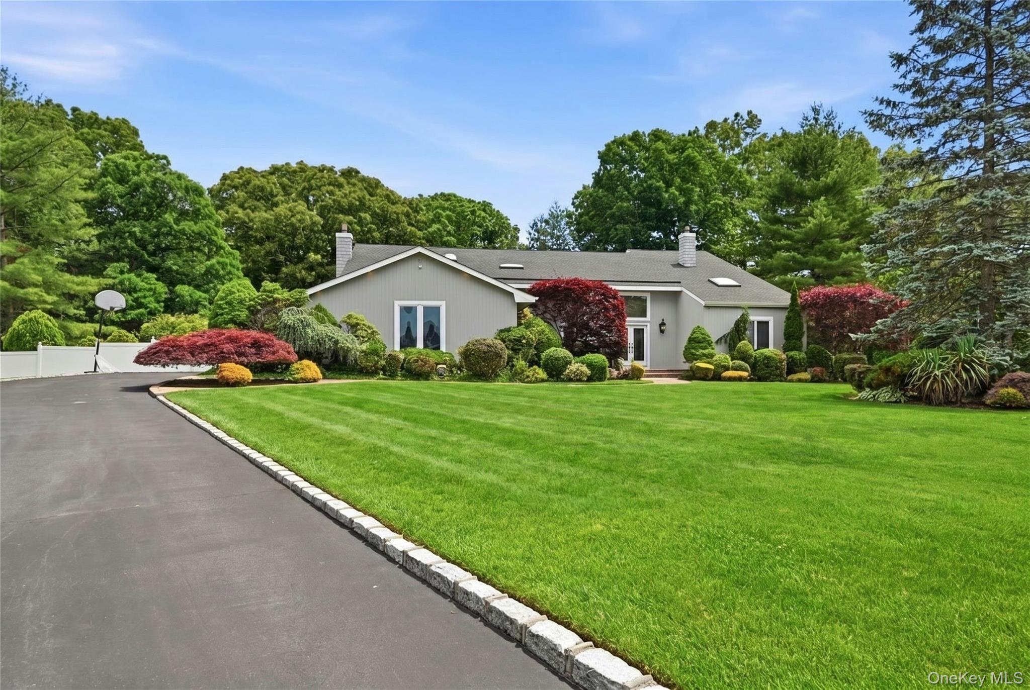 4 Laurelwood Court