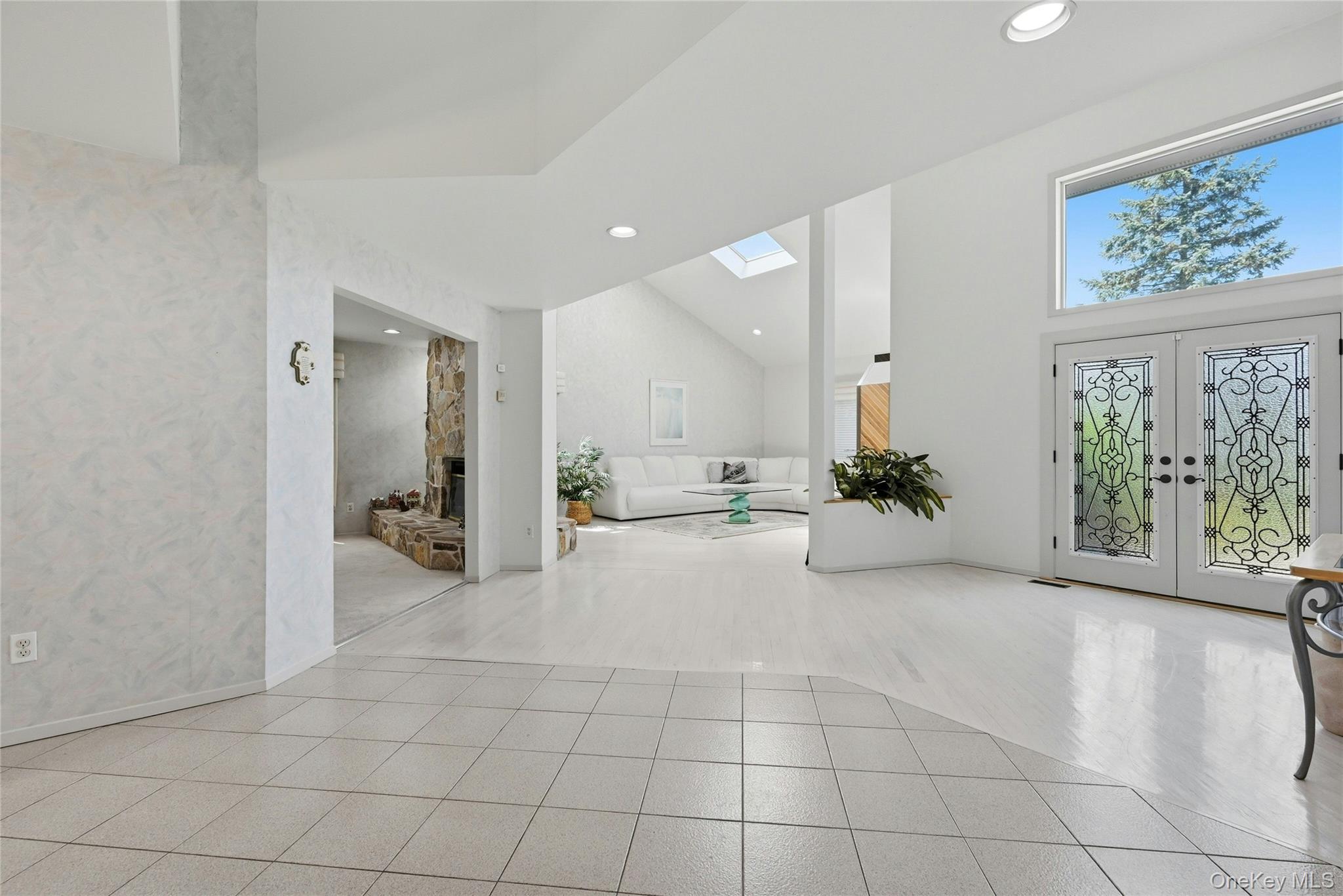 4 Laurelwood Court