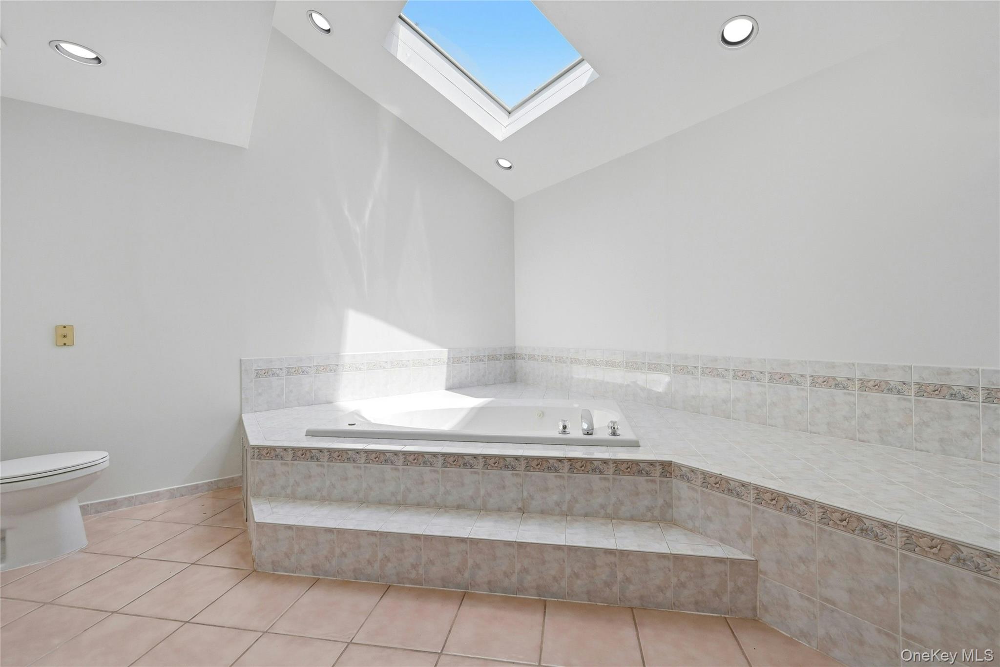 4 Laurelwood Court
