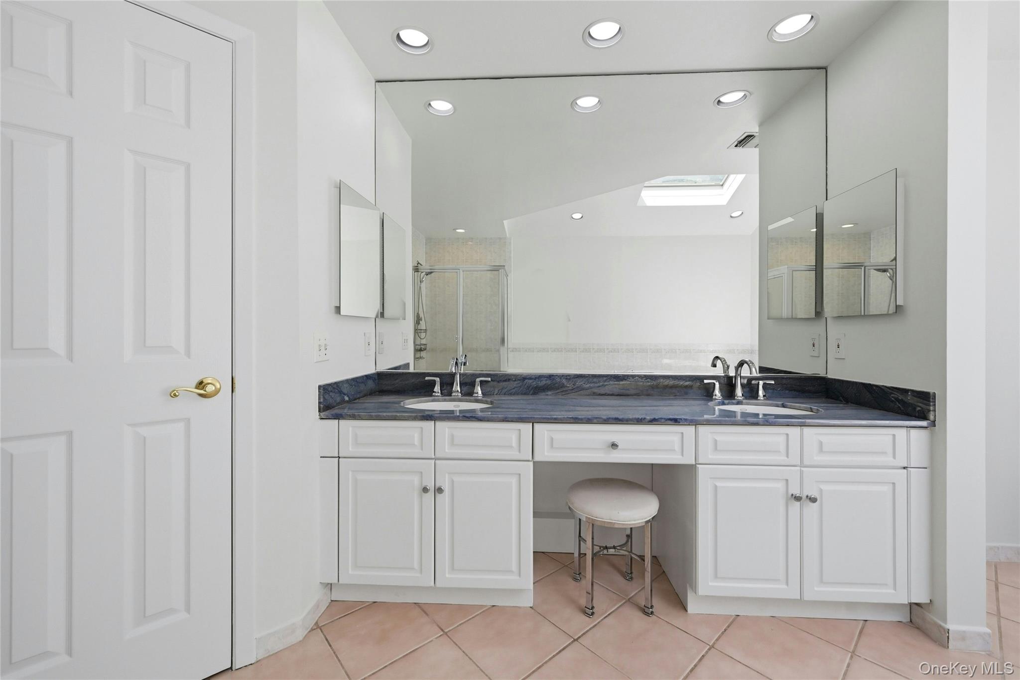 4 Laurelwood Court