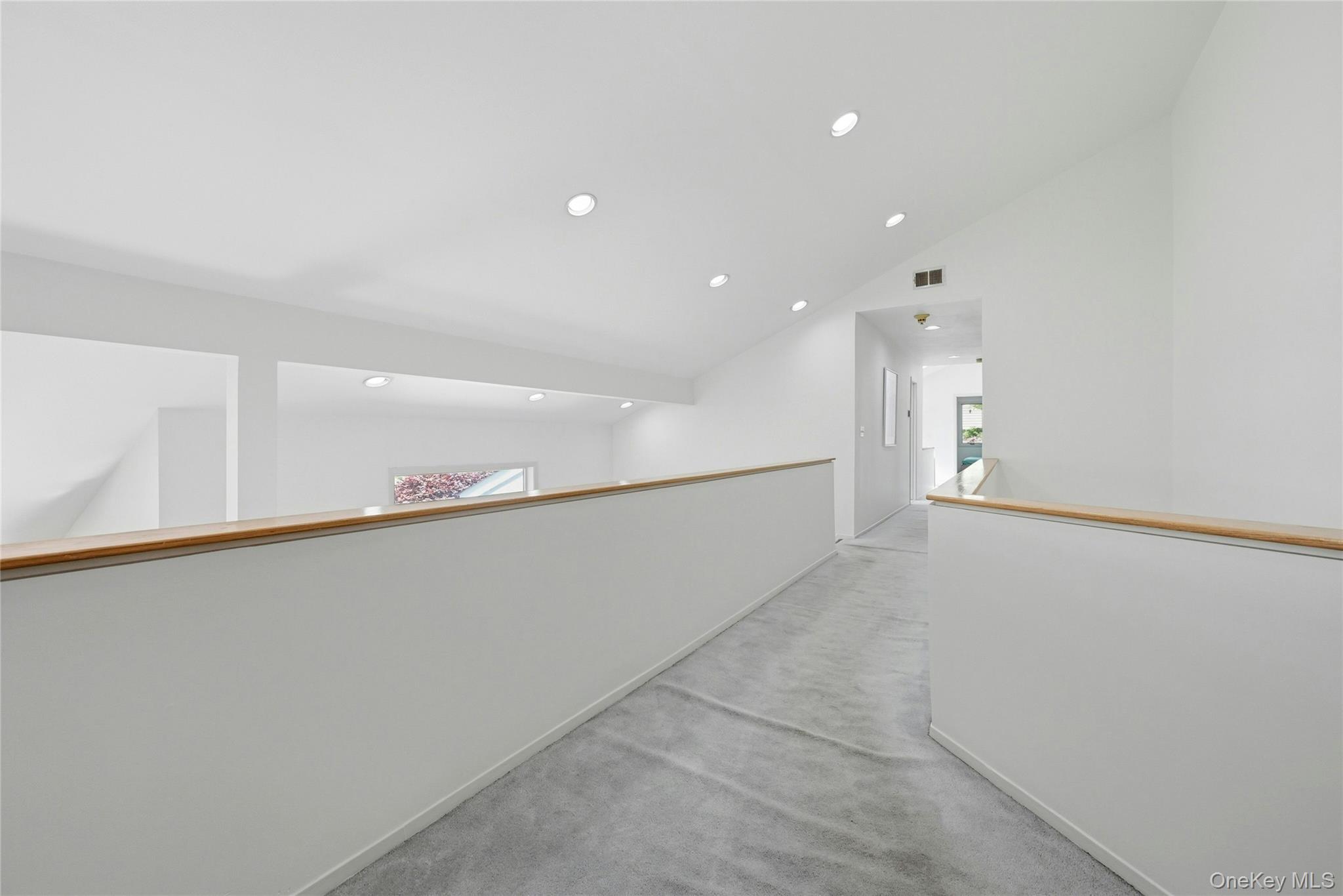 4 Laurelwood Court