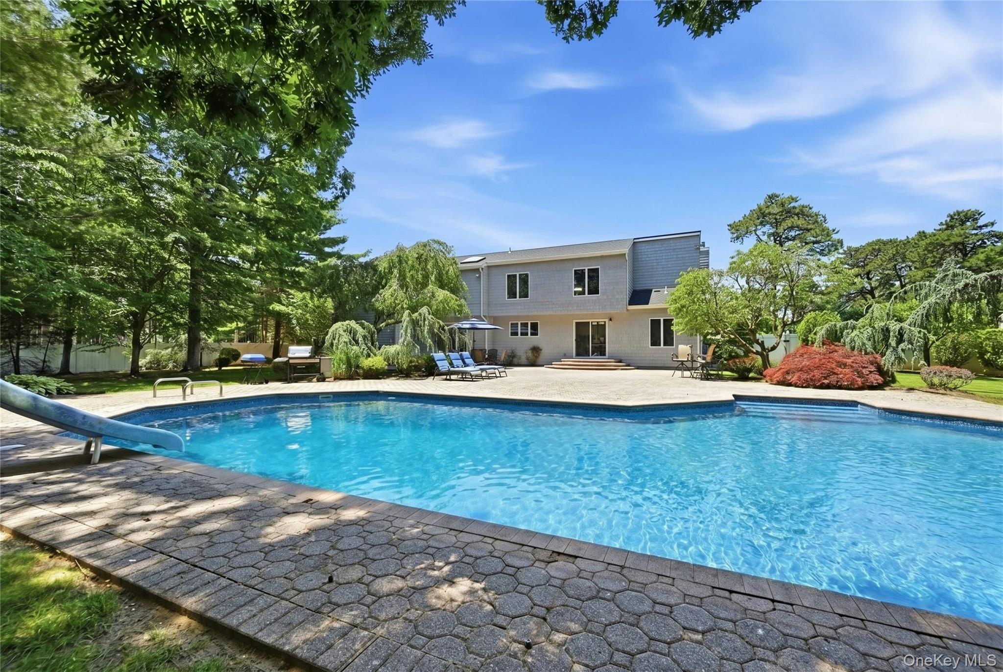 4 Laurelwood Court