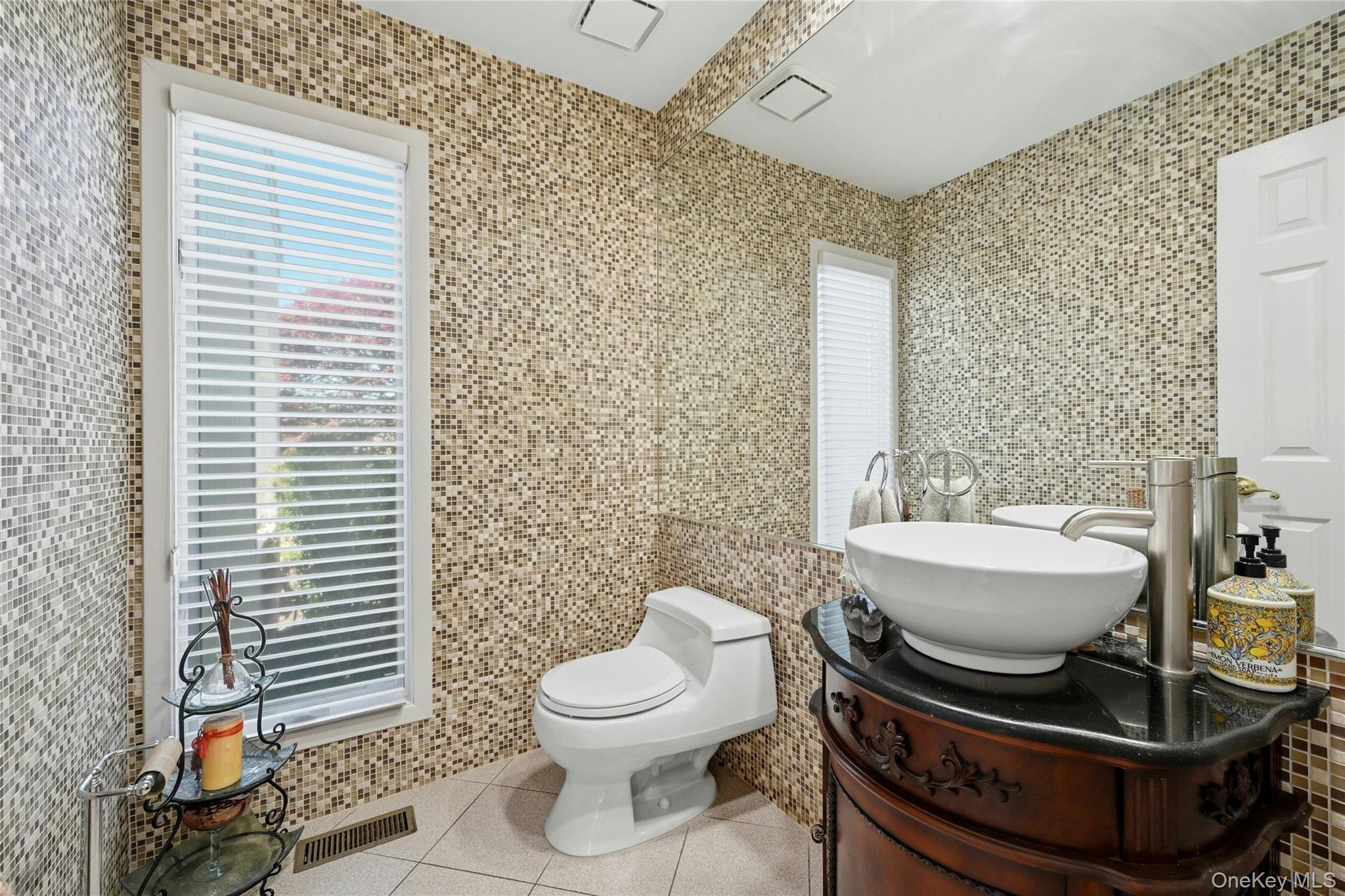 4 Laurelwood Court