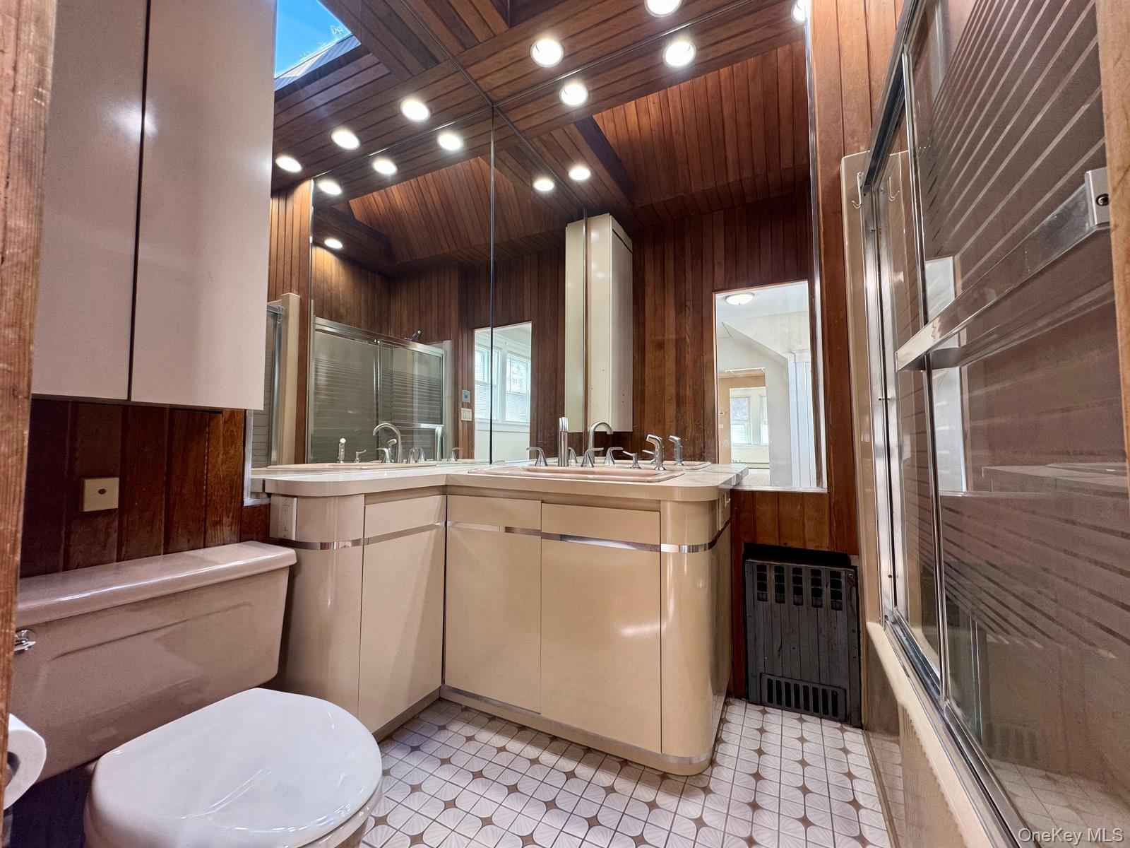 99 Jerusalem Avenue Unit: 1
