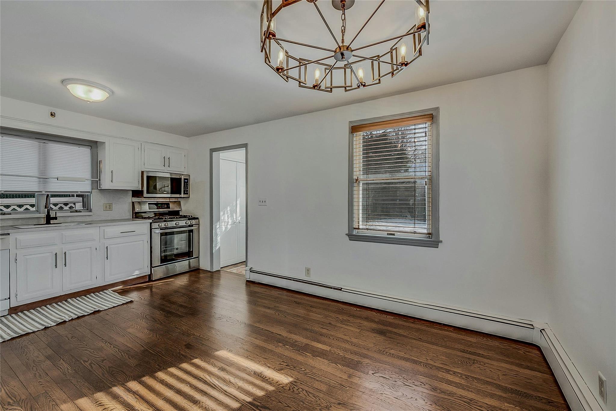 6 Pulaski Place