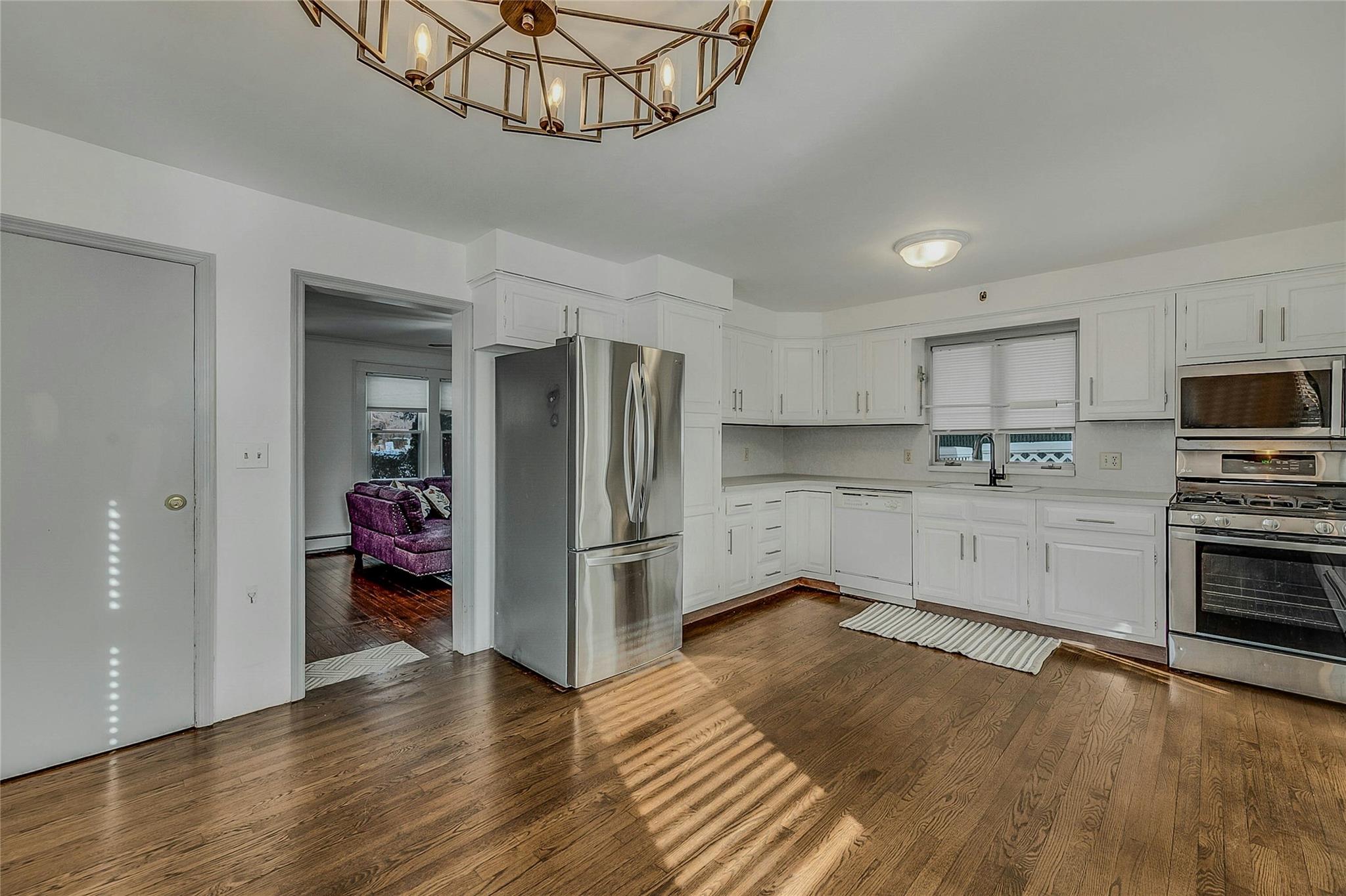 6 Pulaski Place