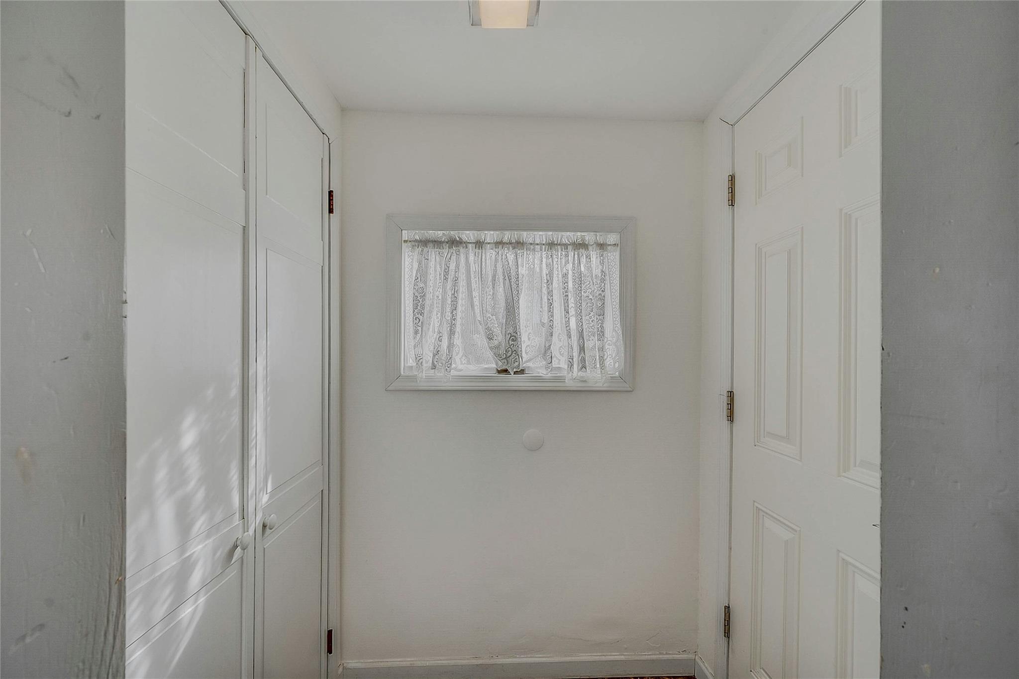 6 Pulaski Place