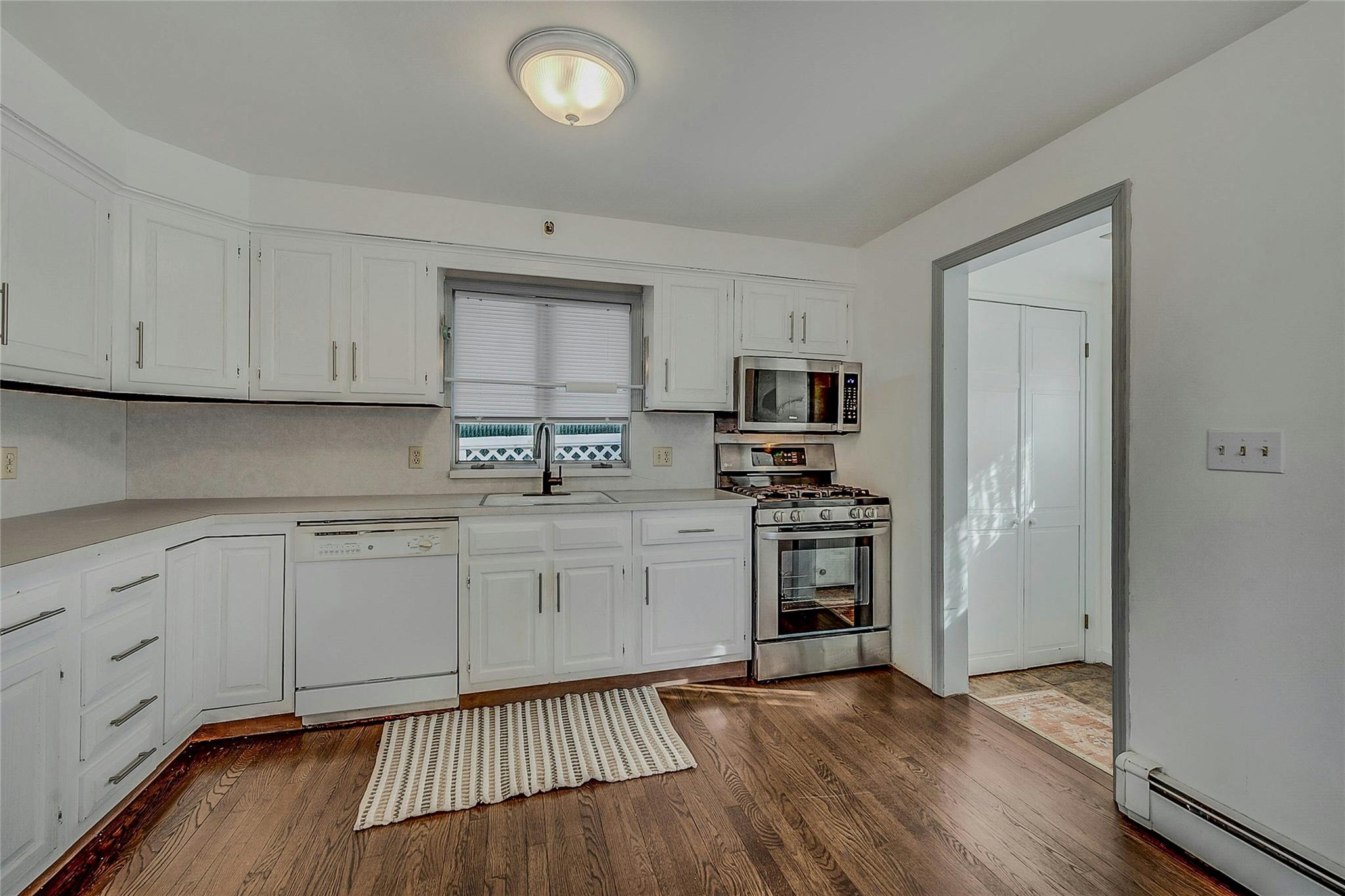 6 Pulaski Place