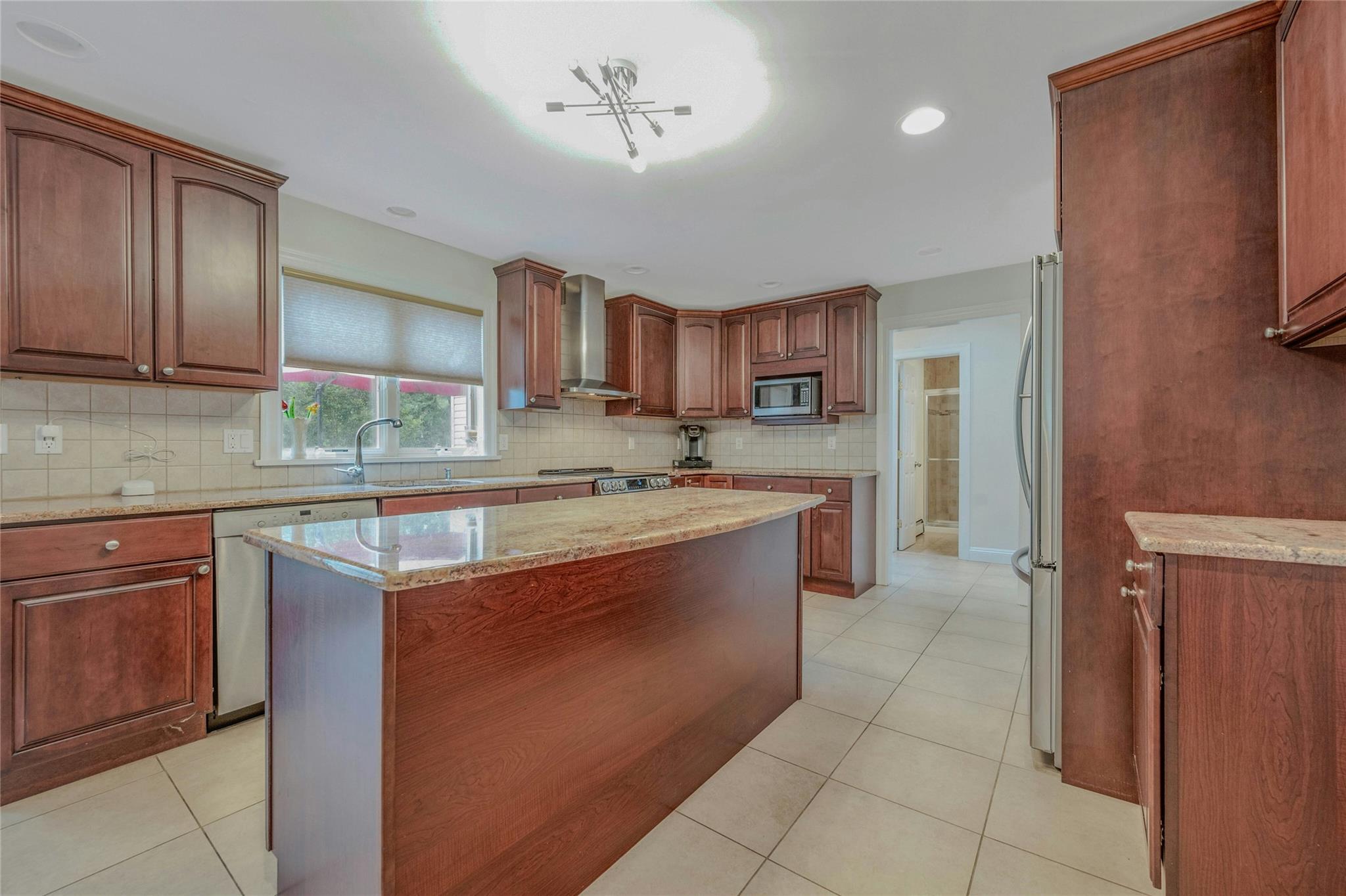 32 Robinhood Lane
