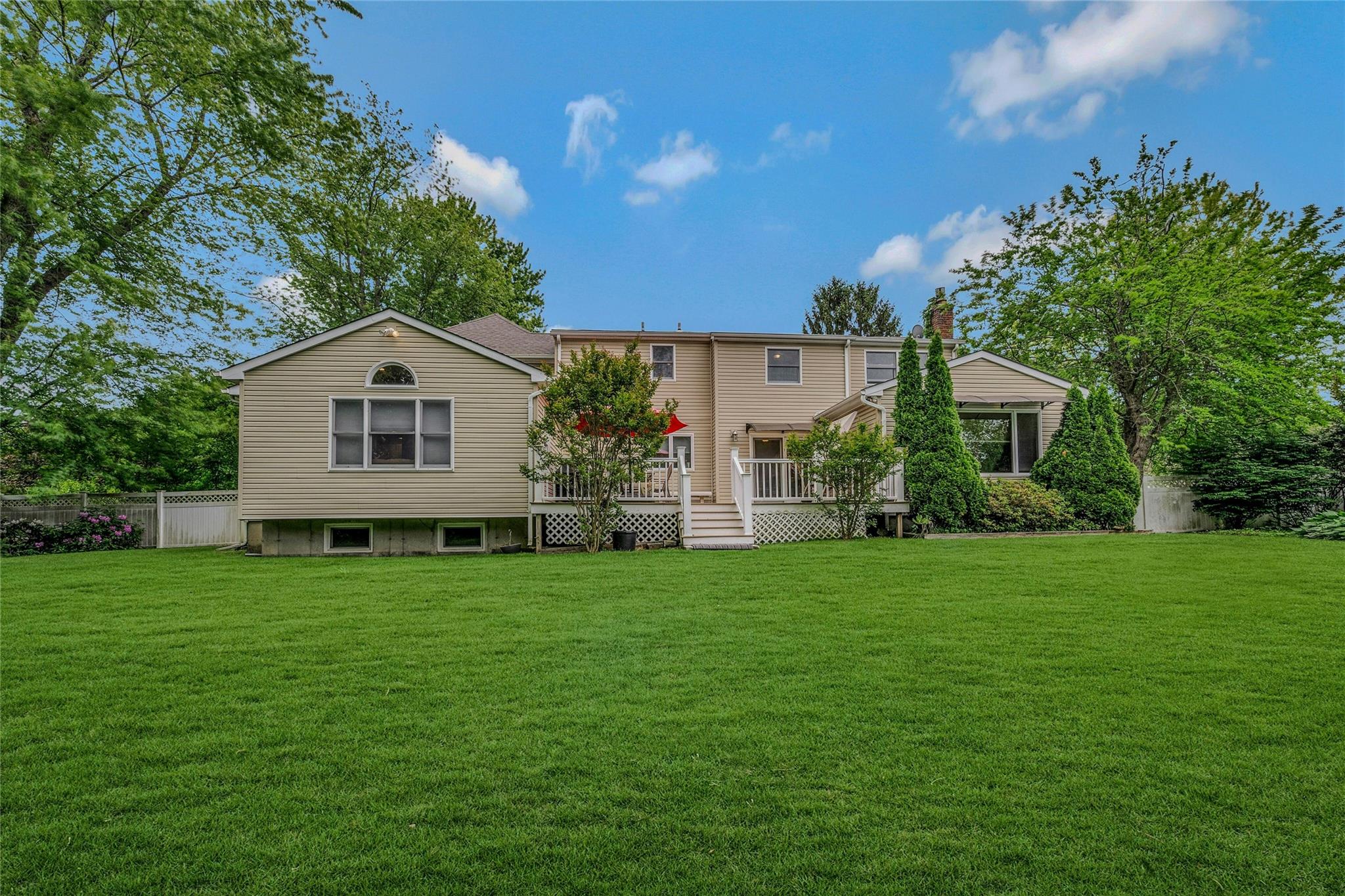 32 Robinhood Lane