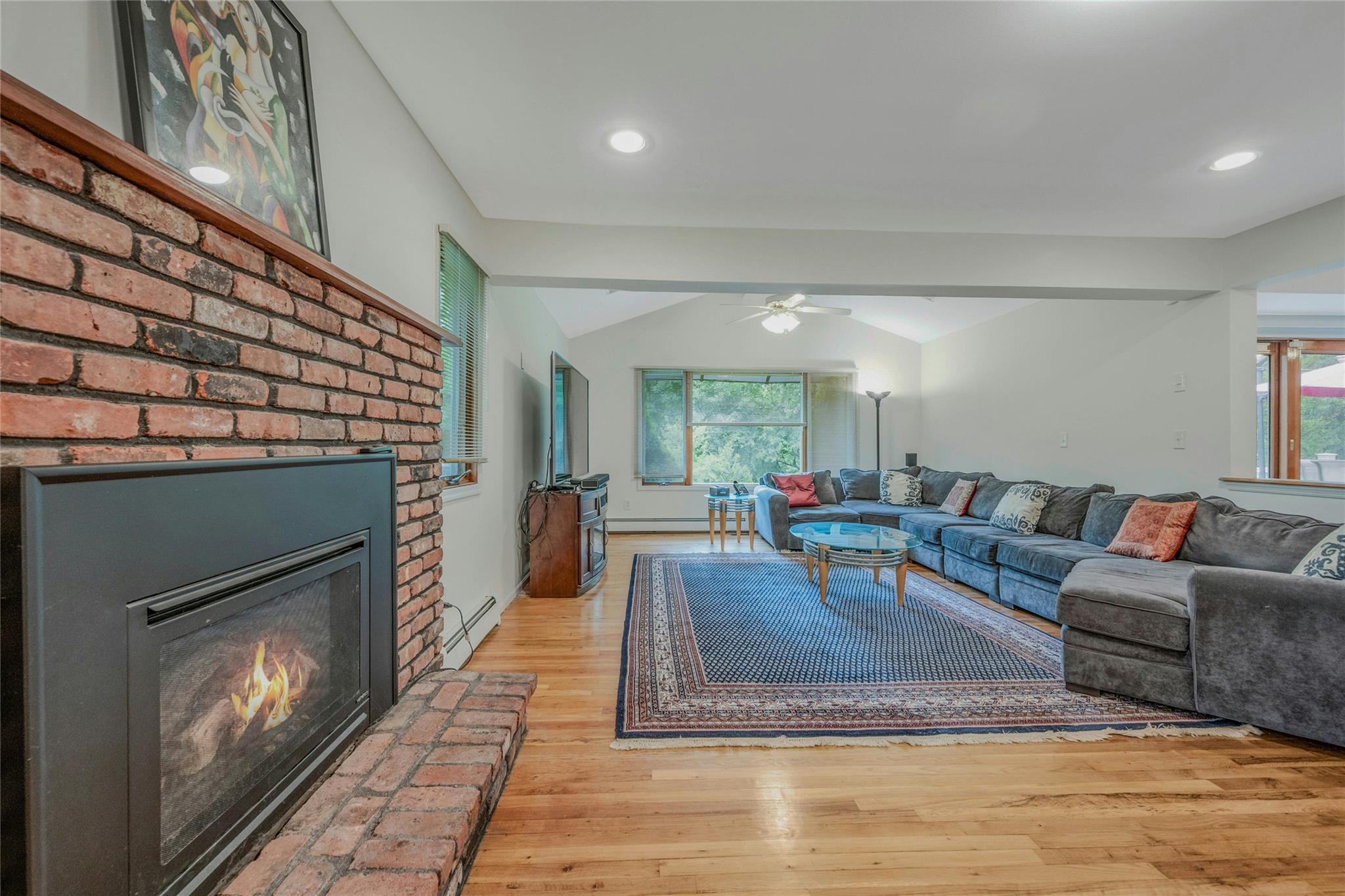 32 Robinhood Lane