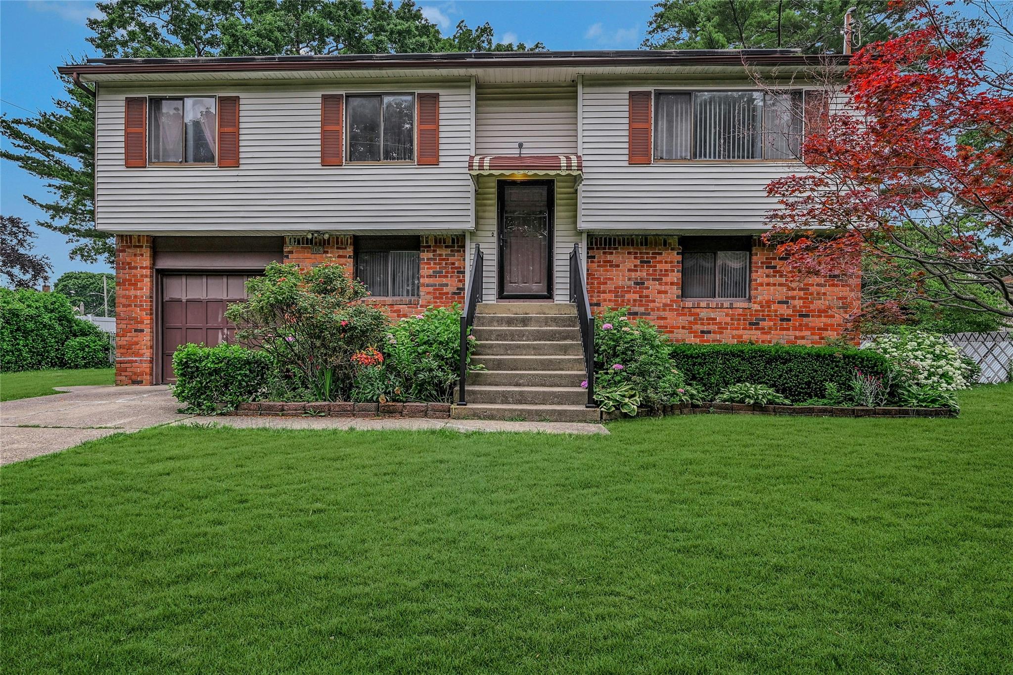 103 Lakeway Drive
