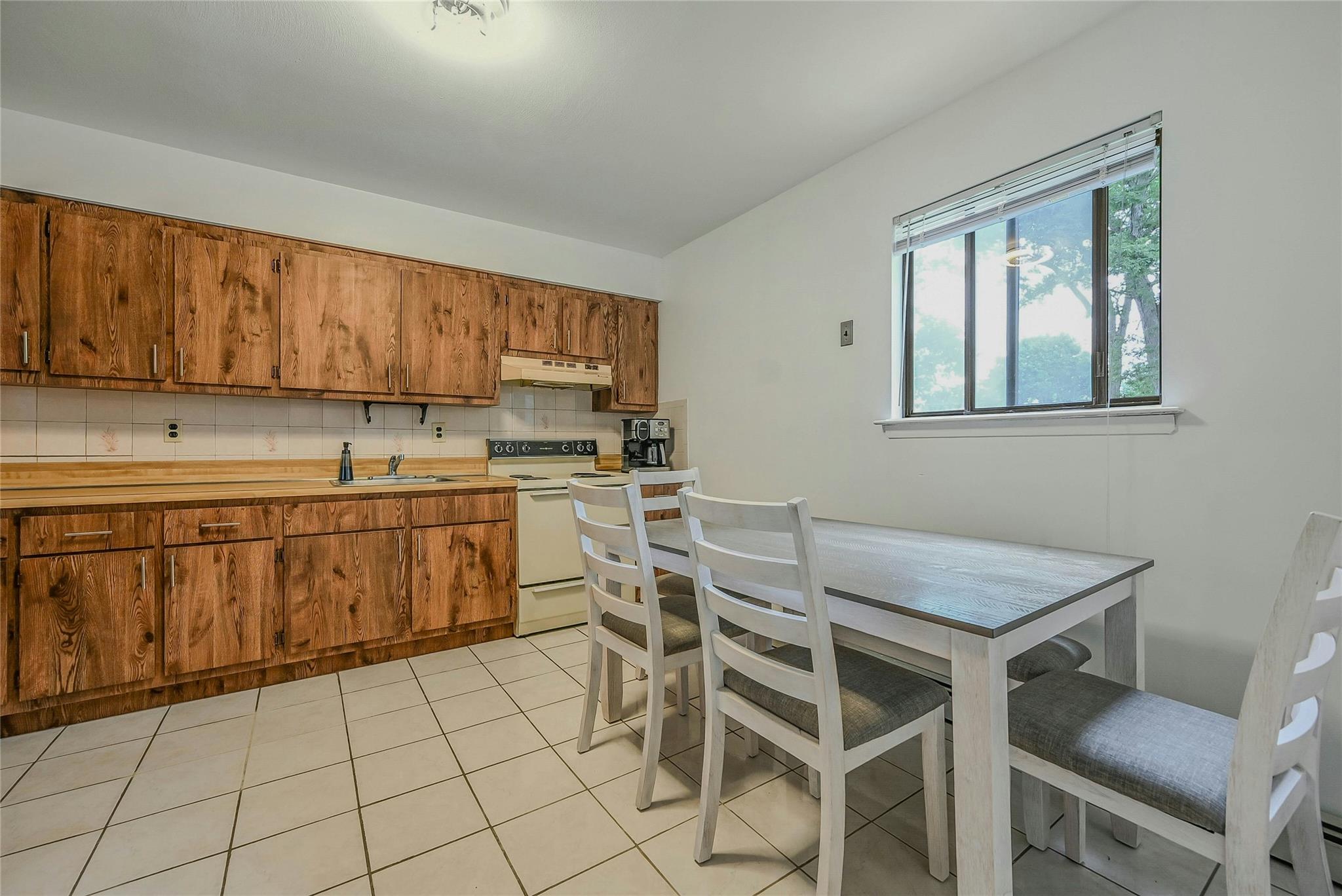 103 Lakeway Drive