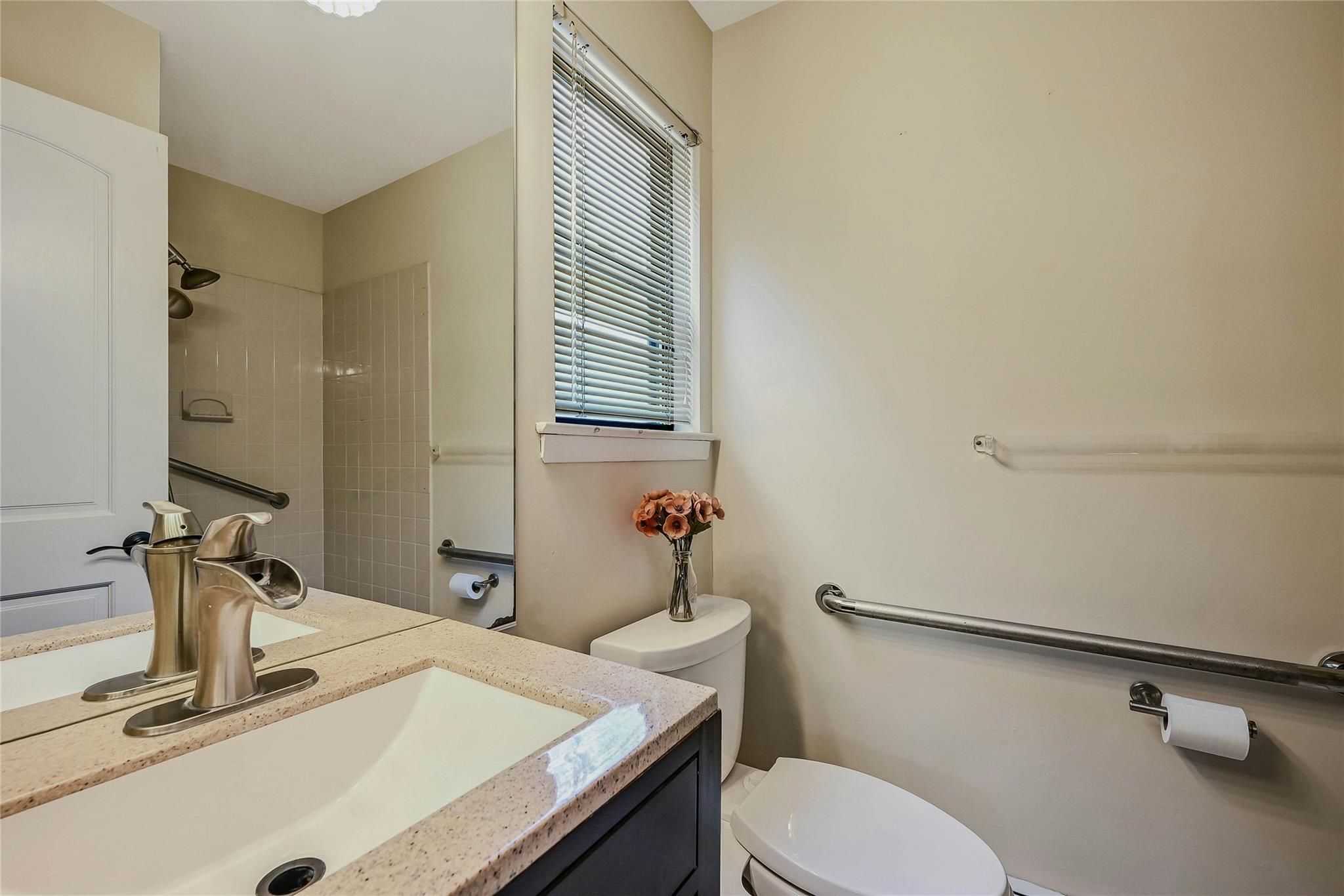 160 Coachman Place E