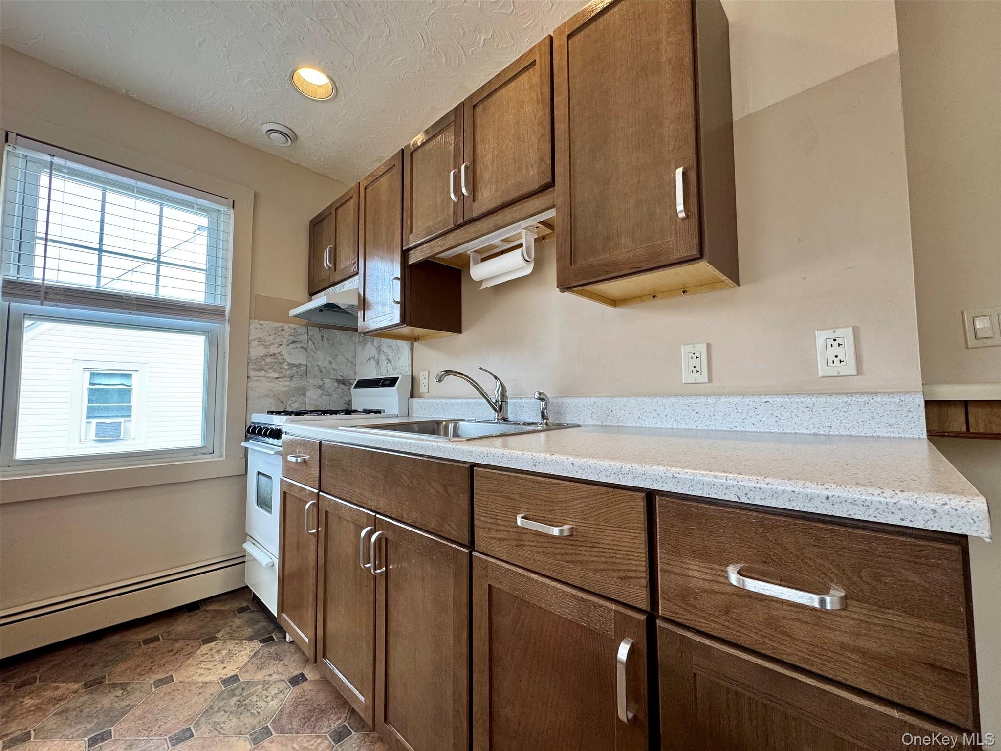 99 Jerusalem Avenue Unit: 2