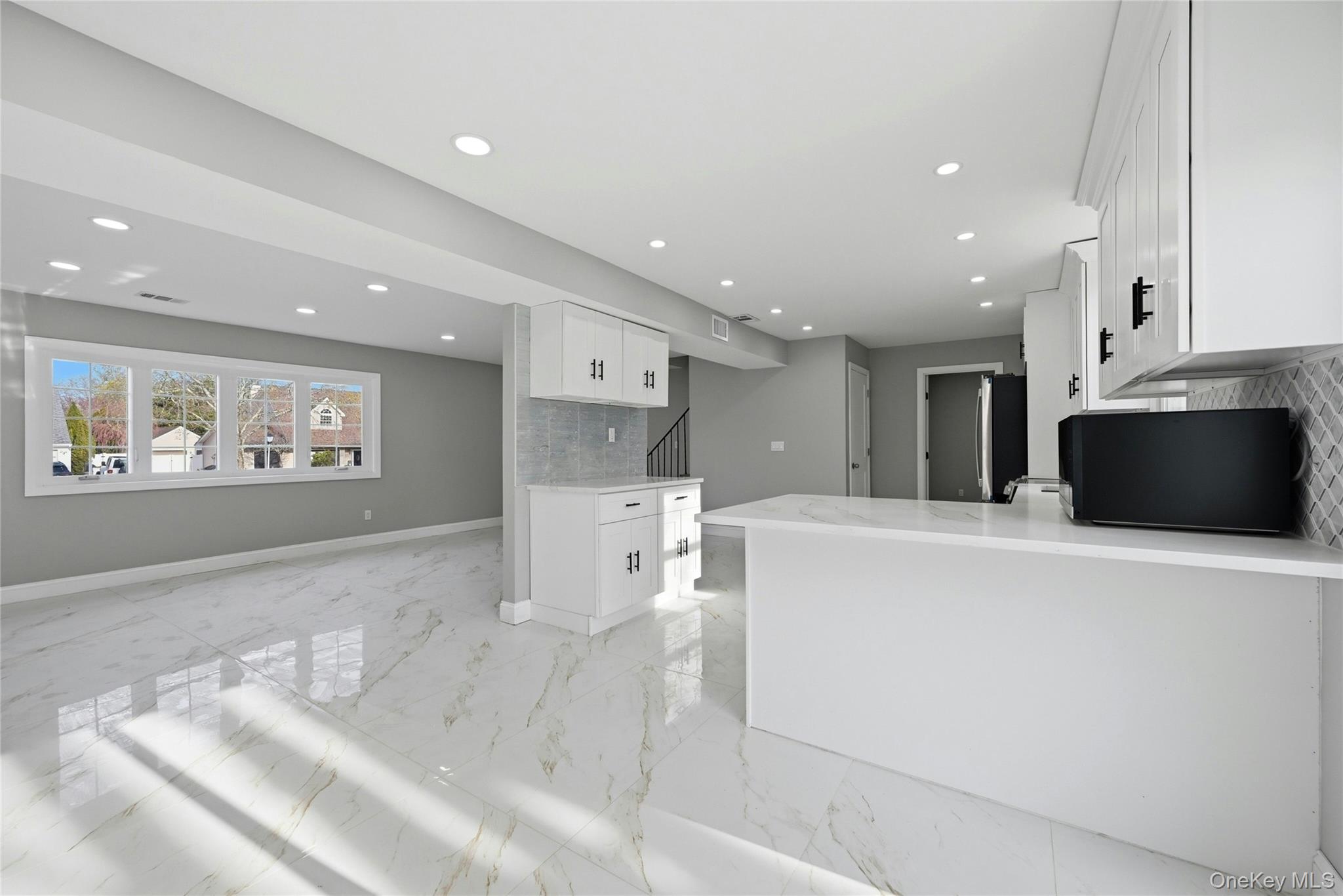 10 Curlin Lane
