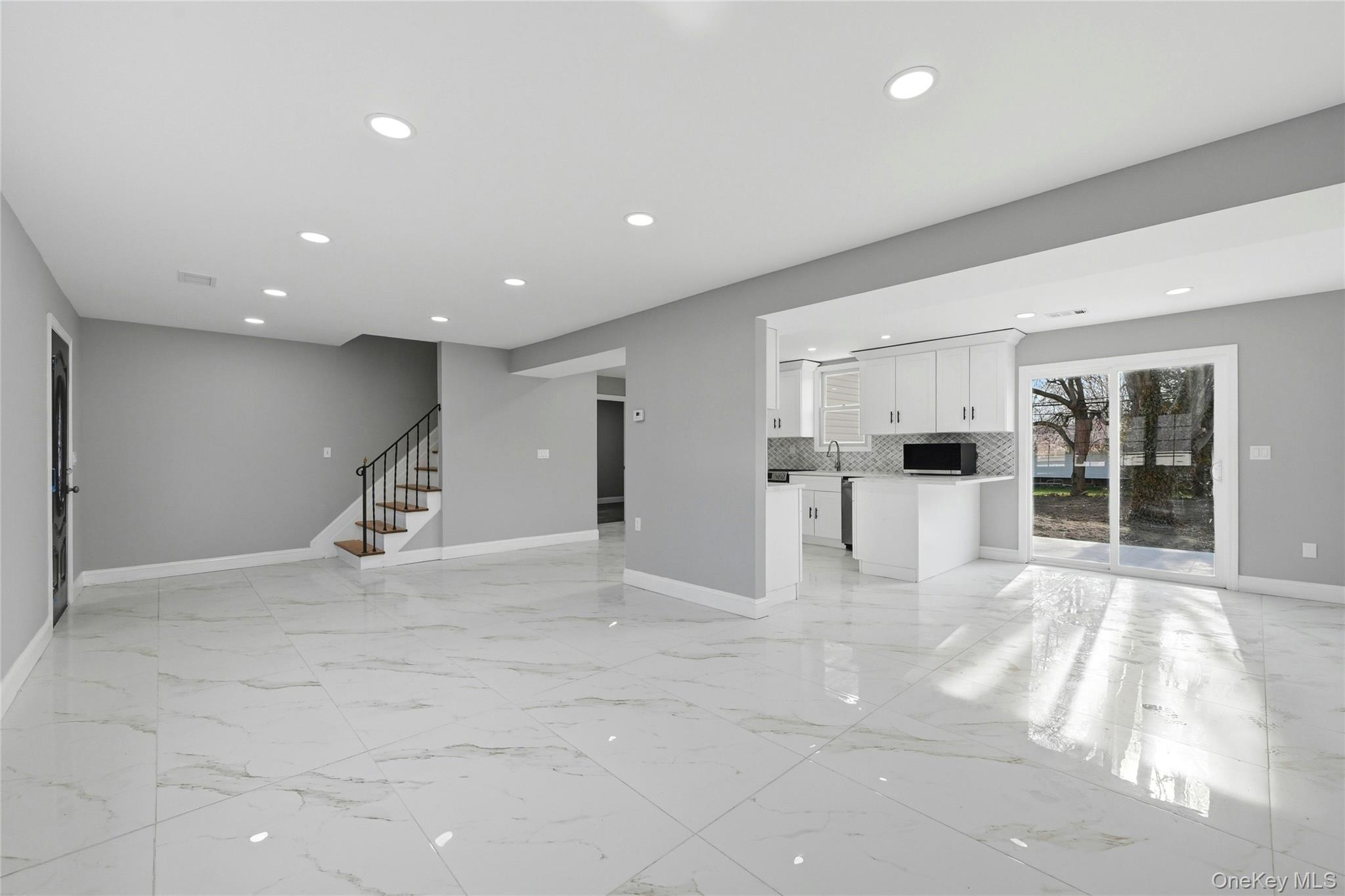 10 Curlin Lane
