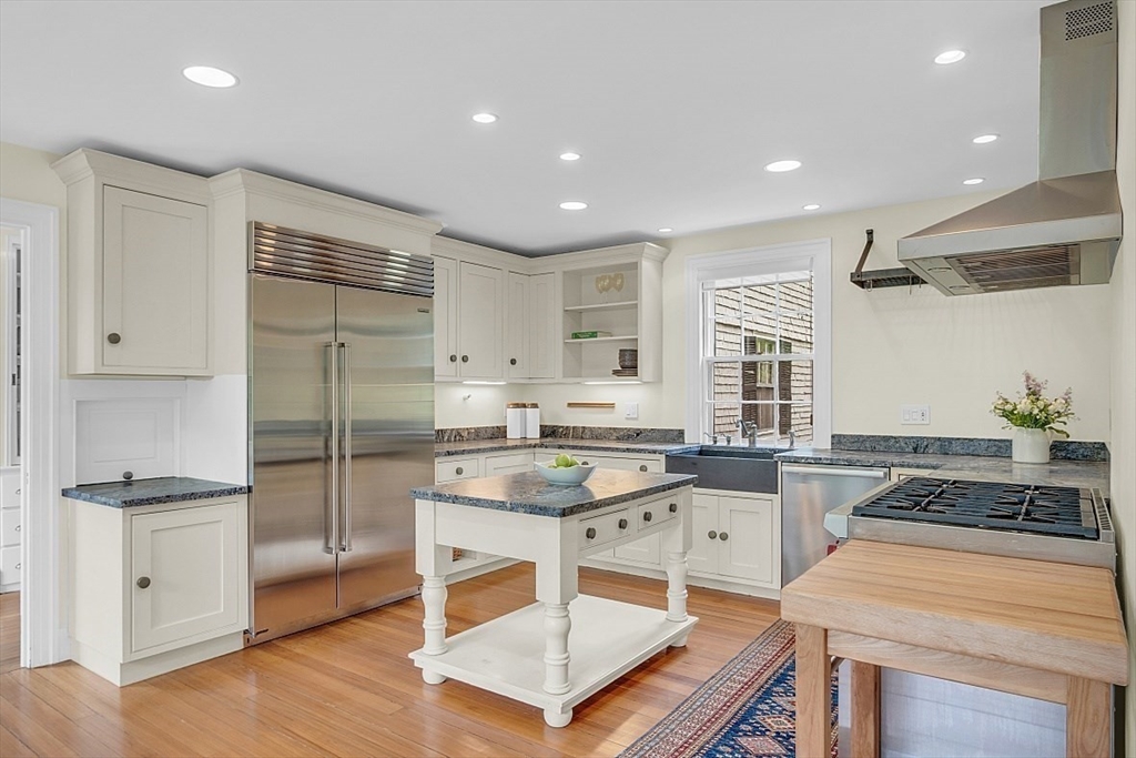 24 Sandy Pond Rd
