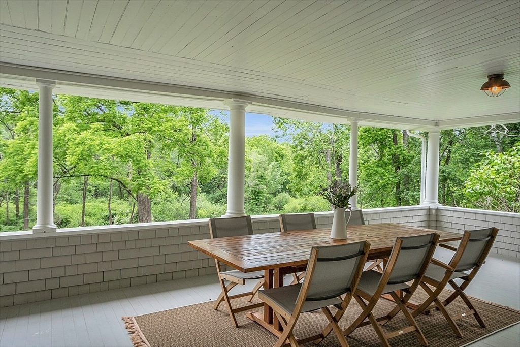 24 Sandy Pond Rd