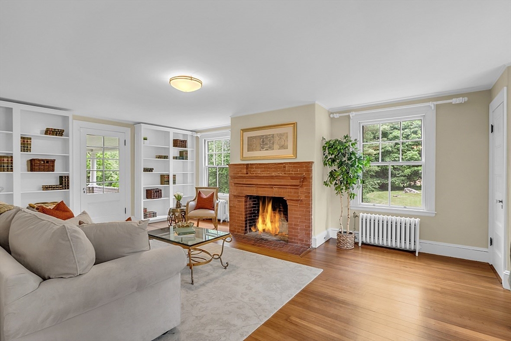 24 Sandy Pond Rd