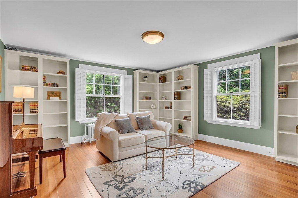 24 Sandy Pond Rd