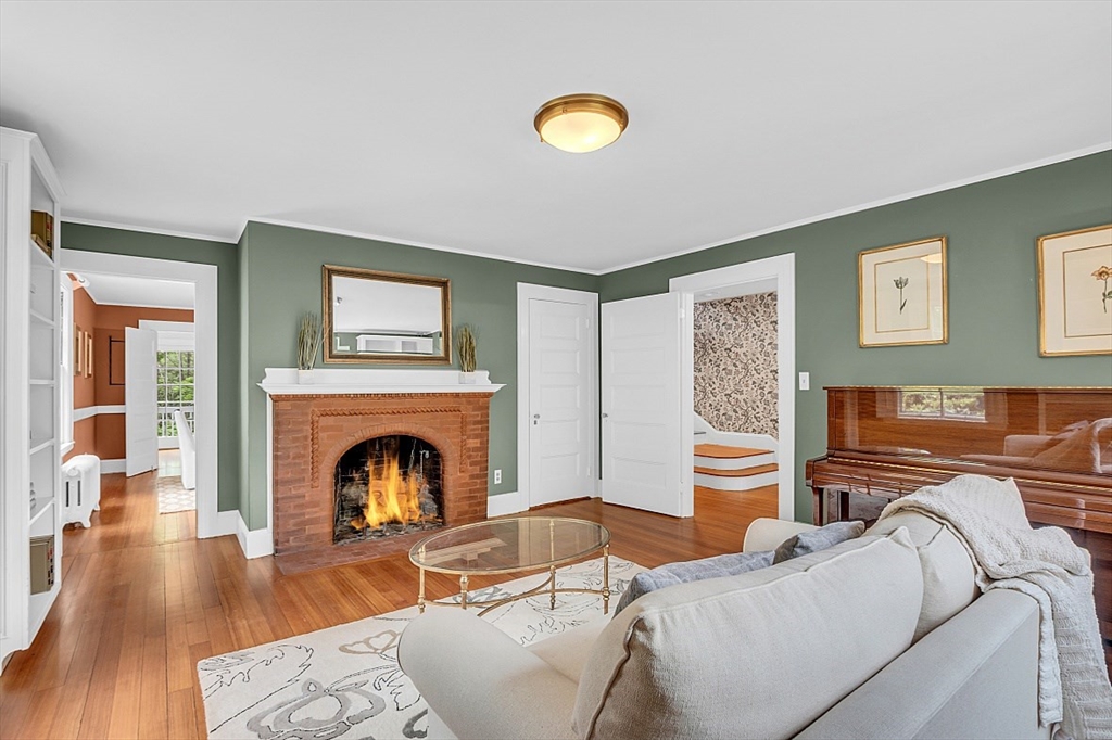 24 Sandy Pond Rd