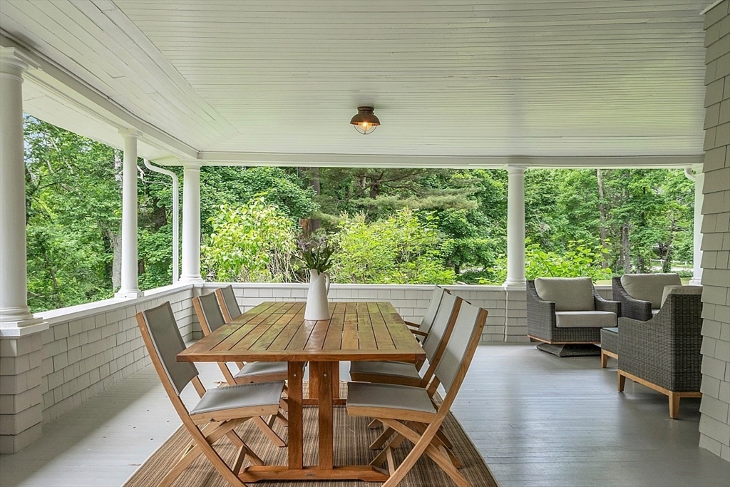 24 Sandy Pond Rd